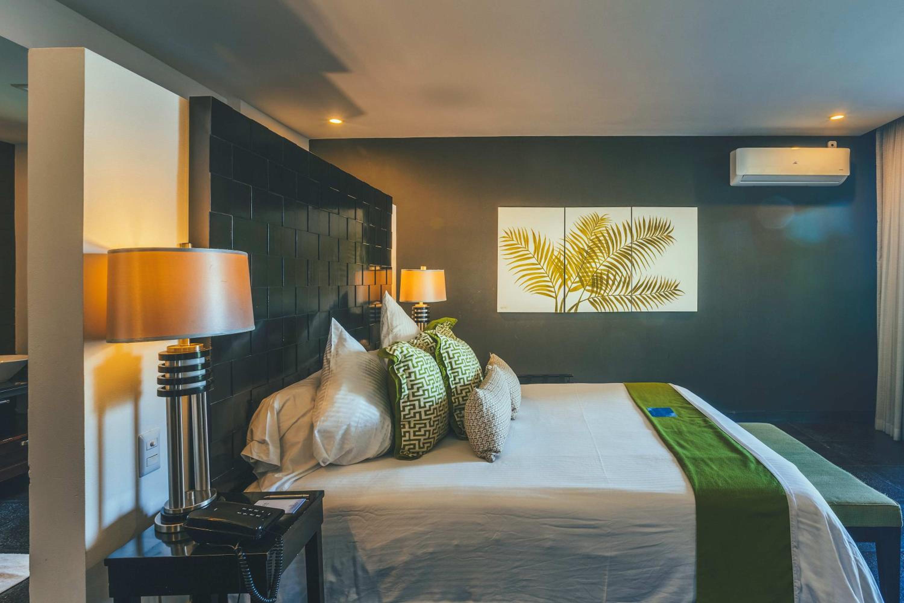 Superior Suite with Ocean View (# of bedrooms available depends on # of guests reserved)