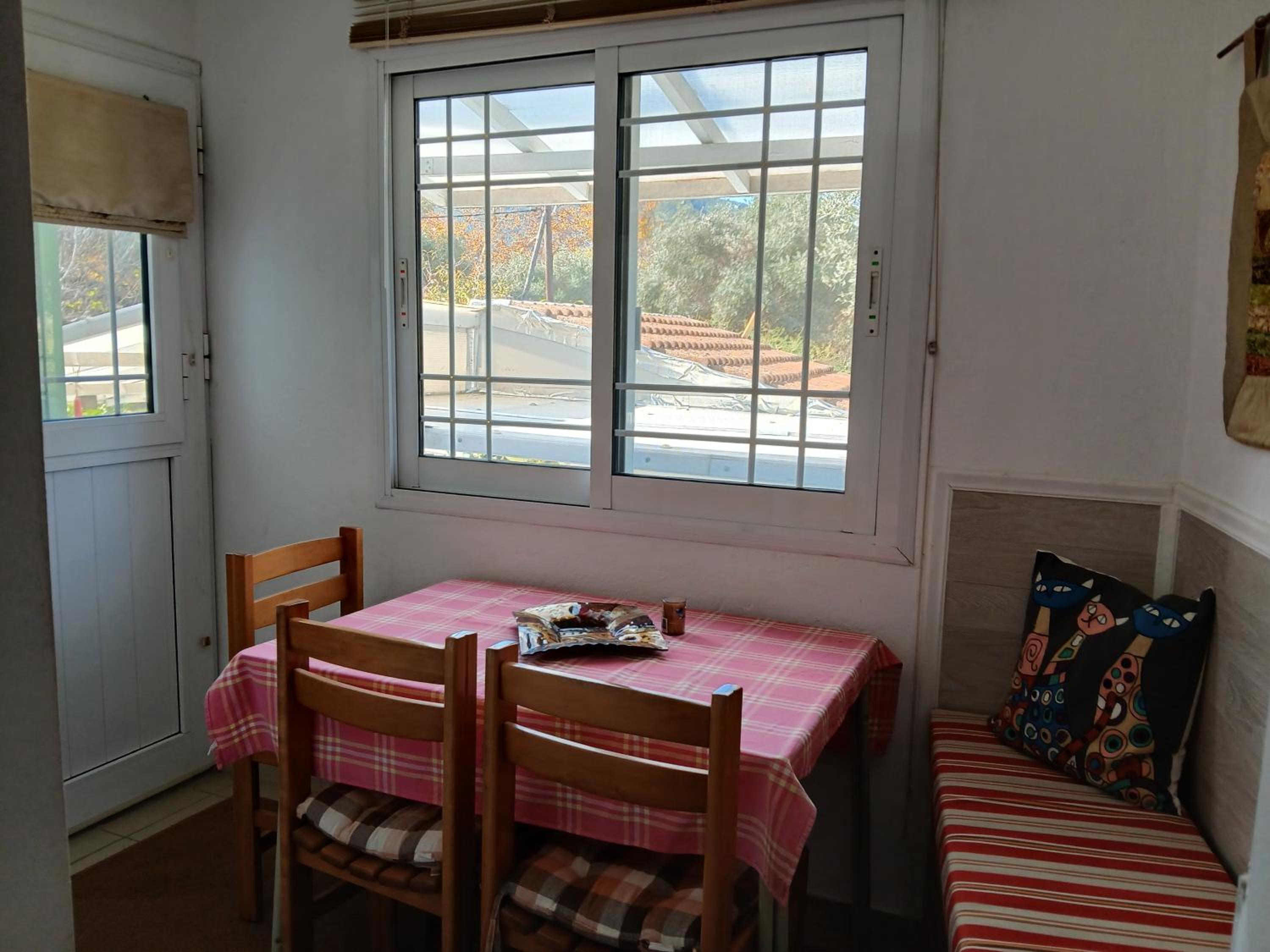 Family Room with Garden View photo 3