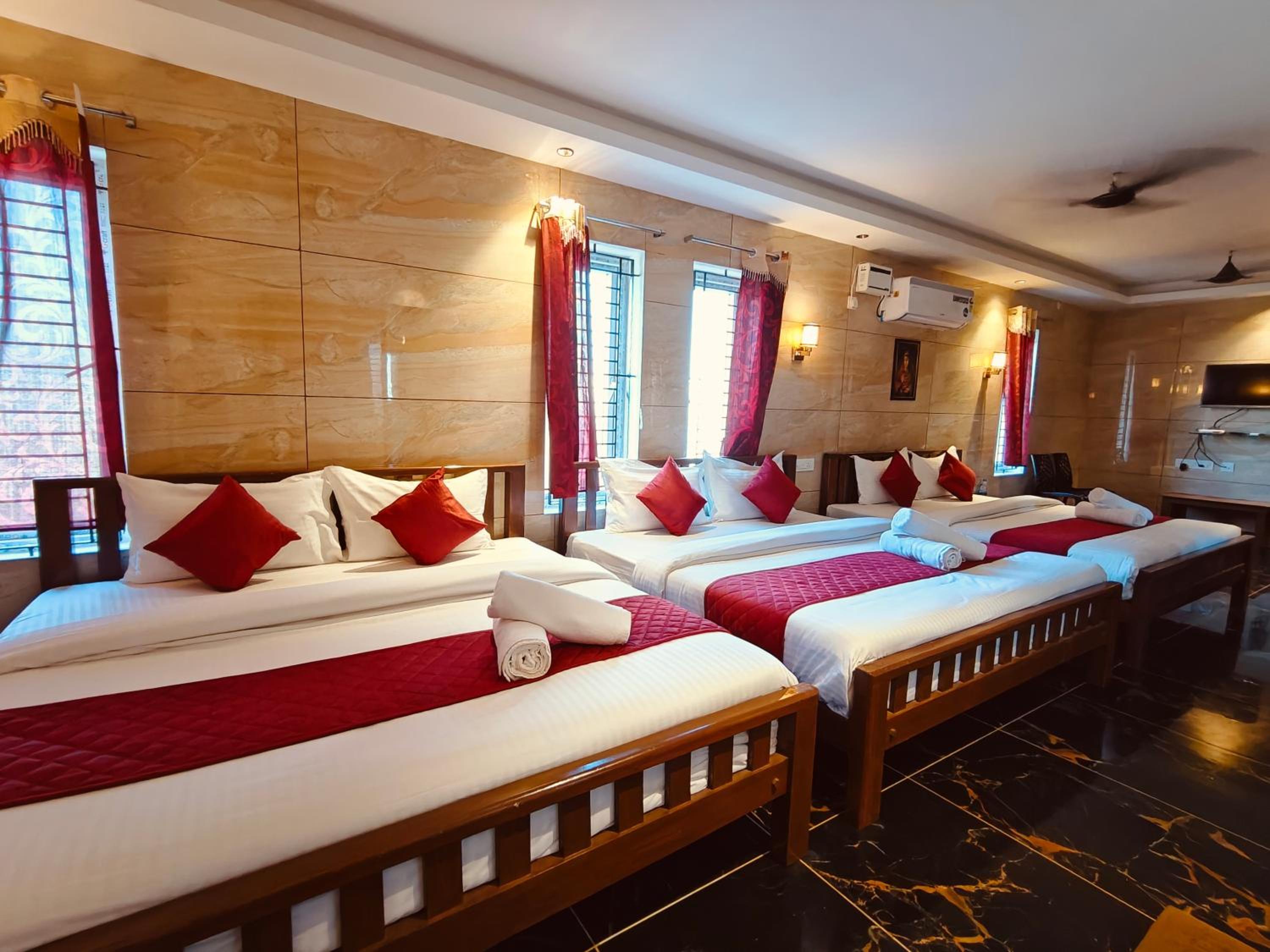 6-Bed Mixed Dormitory Room