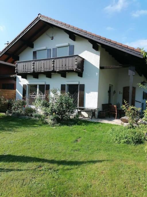 Three-Bedroom House photo 2
