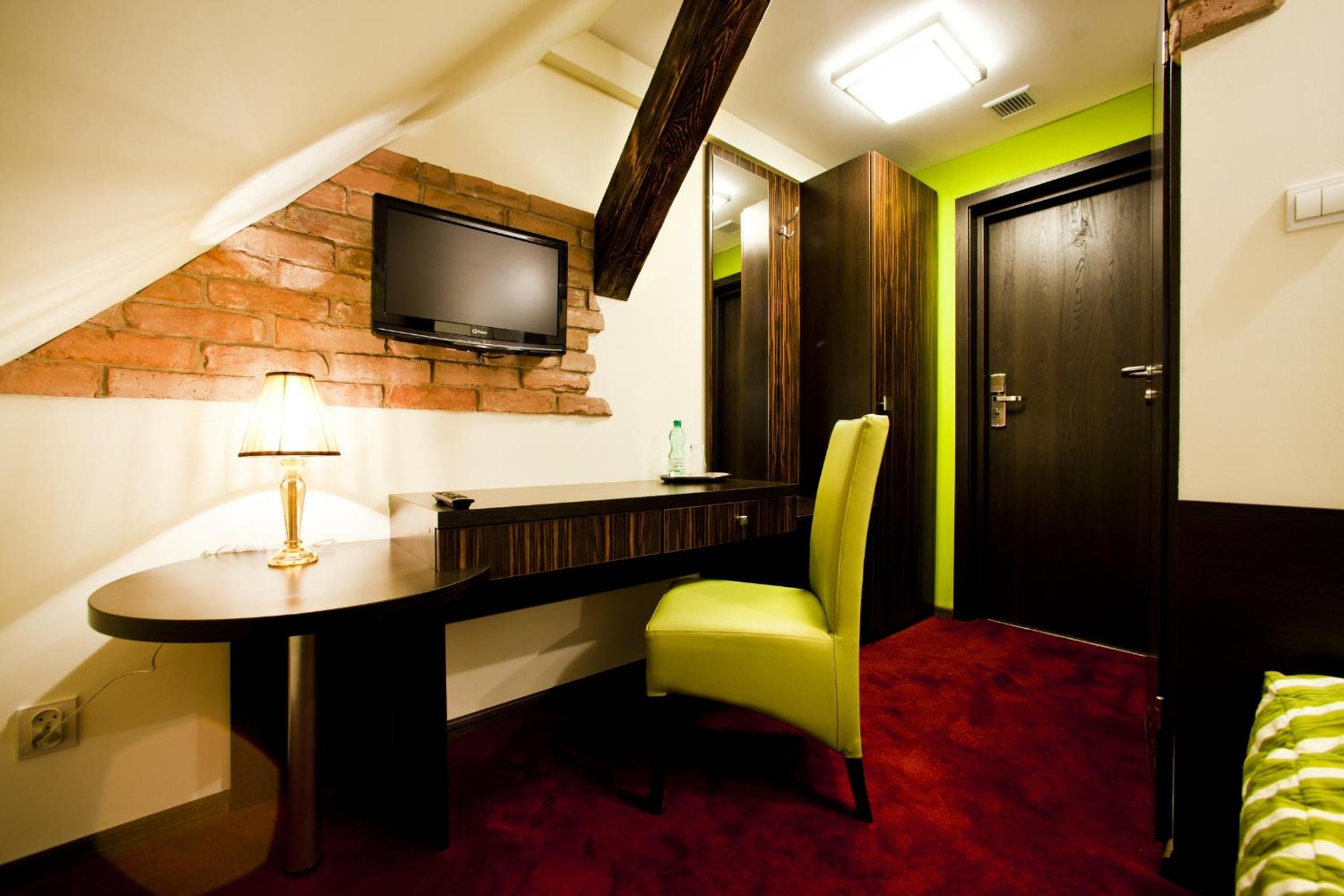 Single Room photo 3