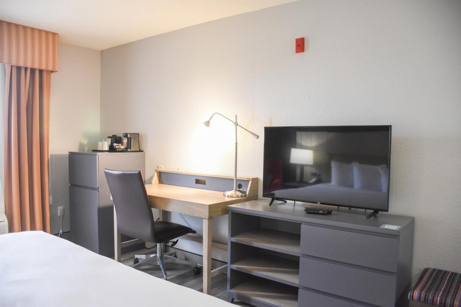 Double Room - Disability Access photo 3