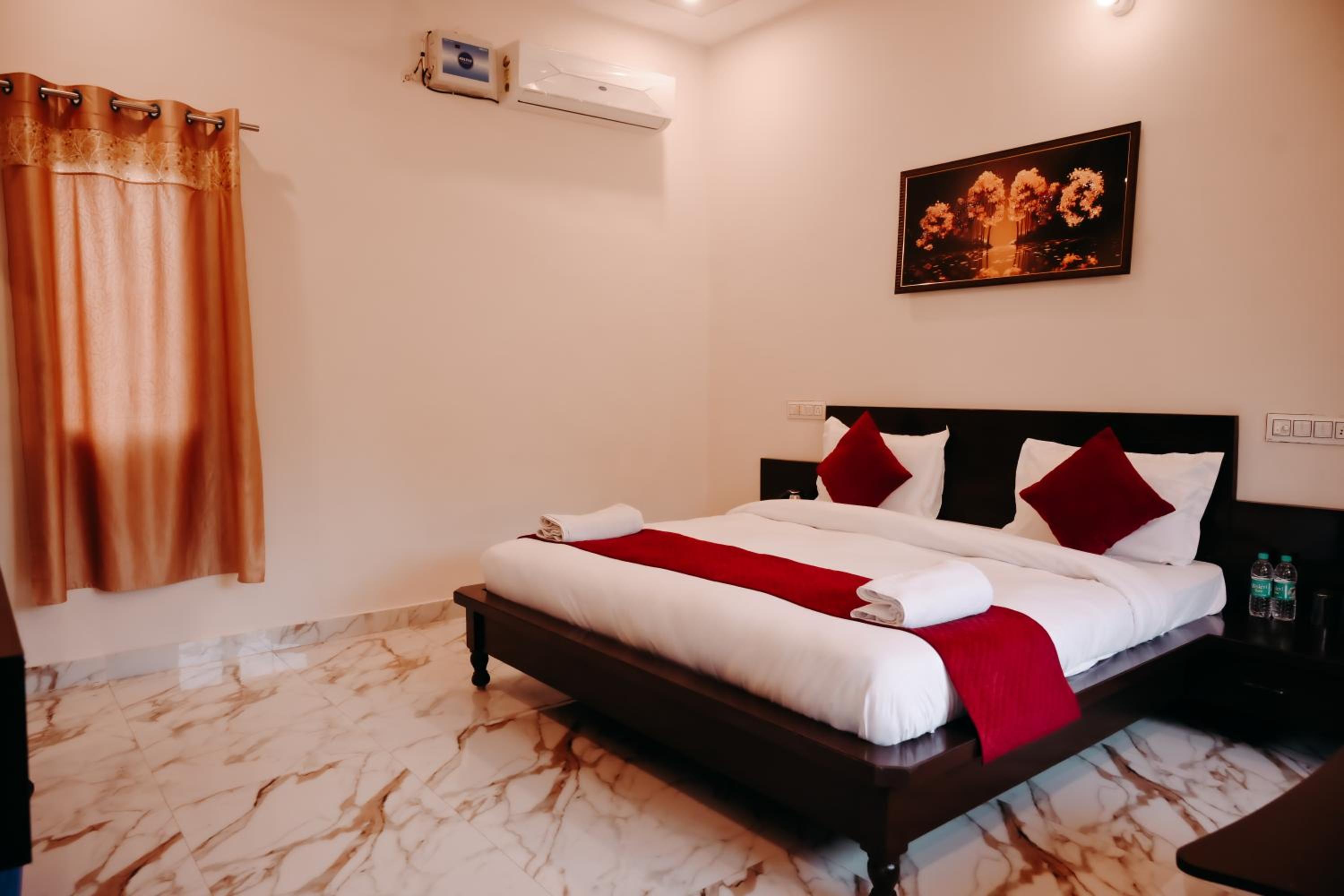 Queen Room with Garden View photo 2