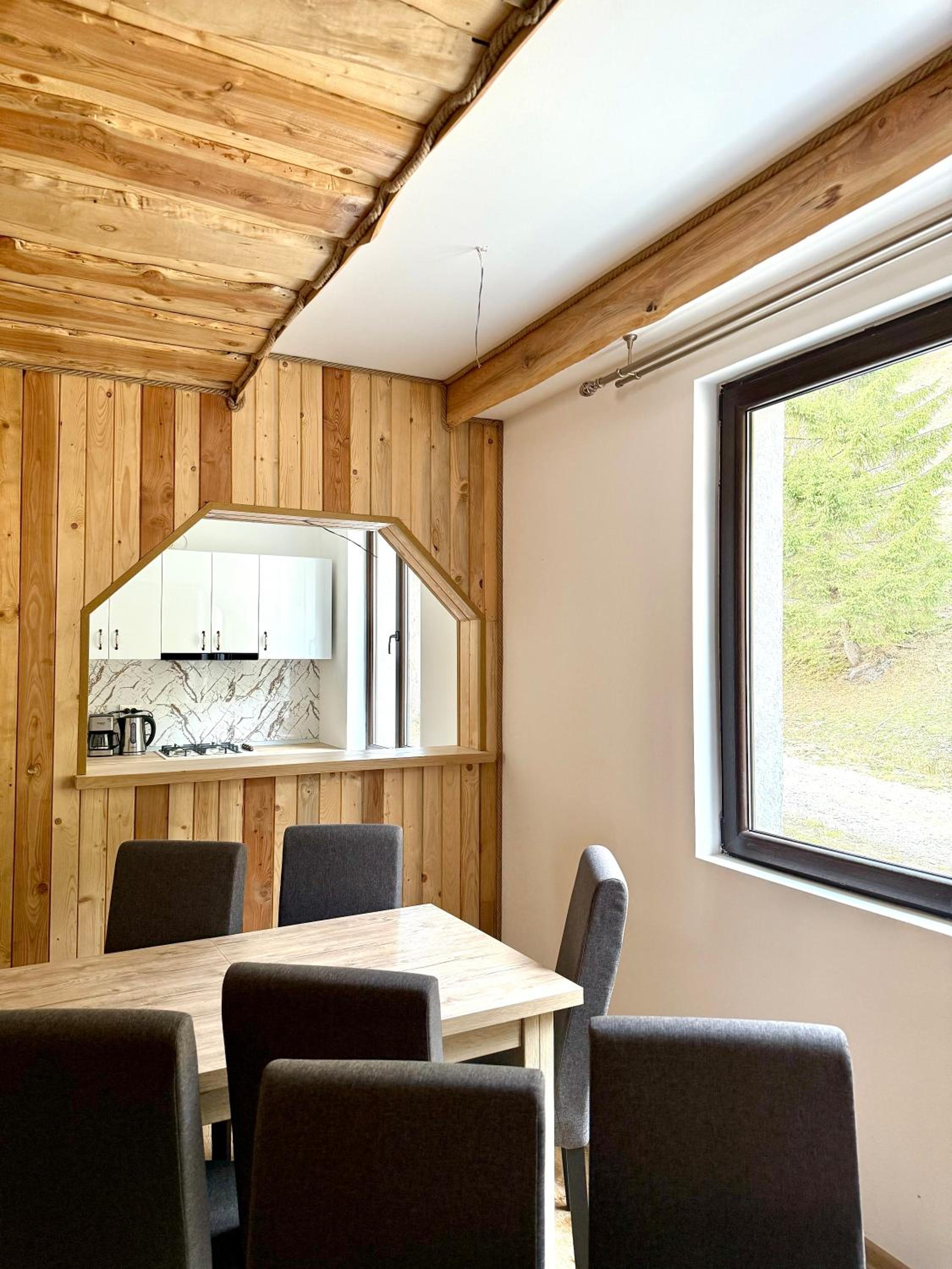 Superior Chalet photo 2