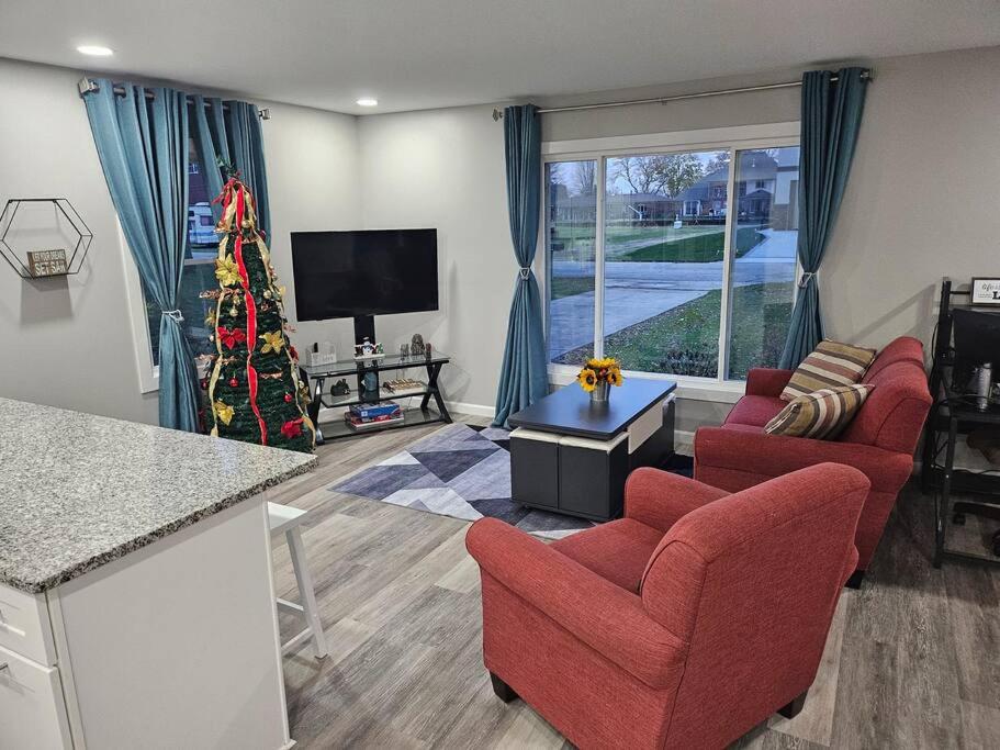 Three-Bedroom House photo 1