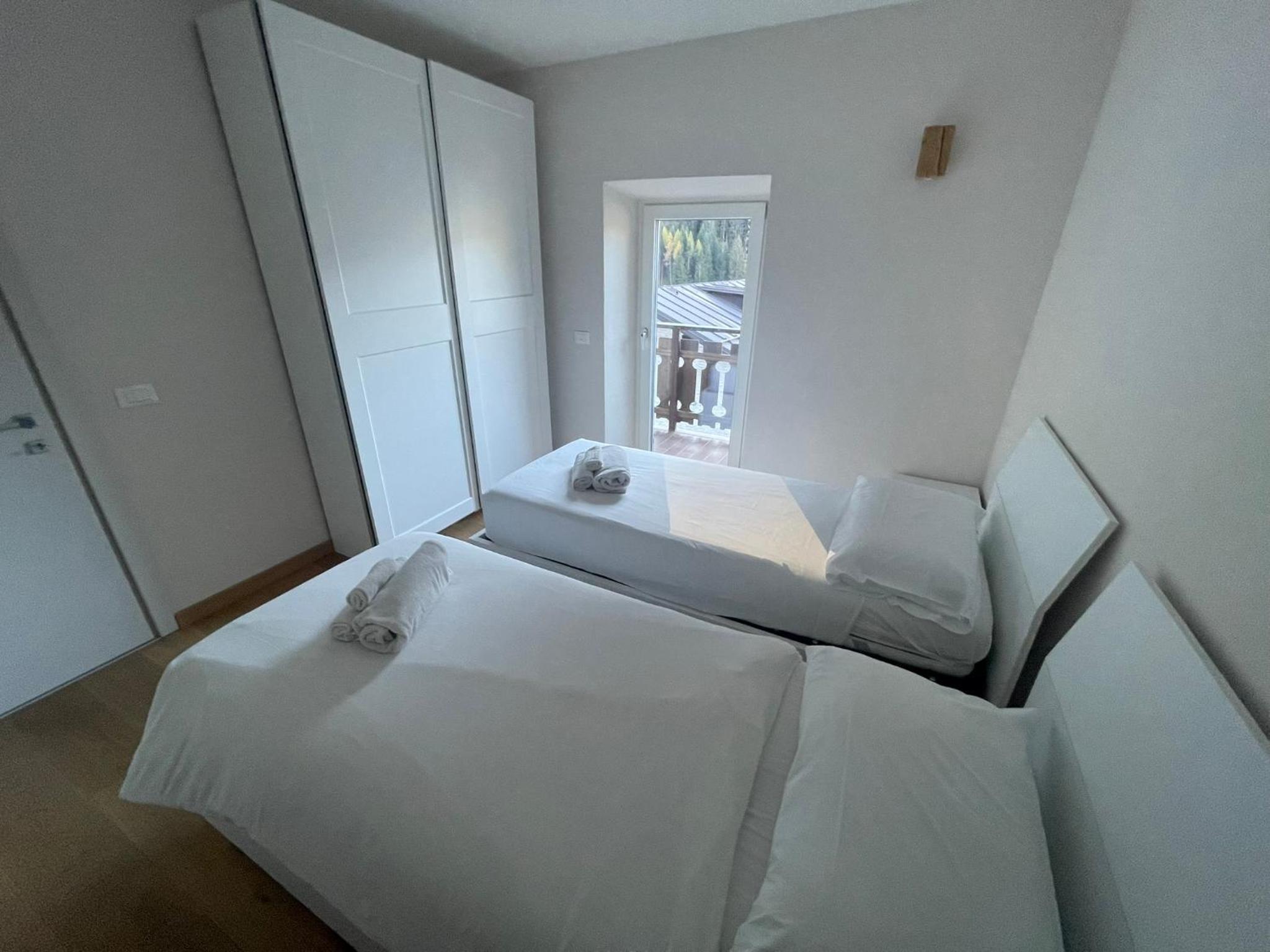 Deluxe Apartment photo 2