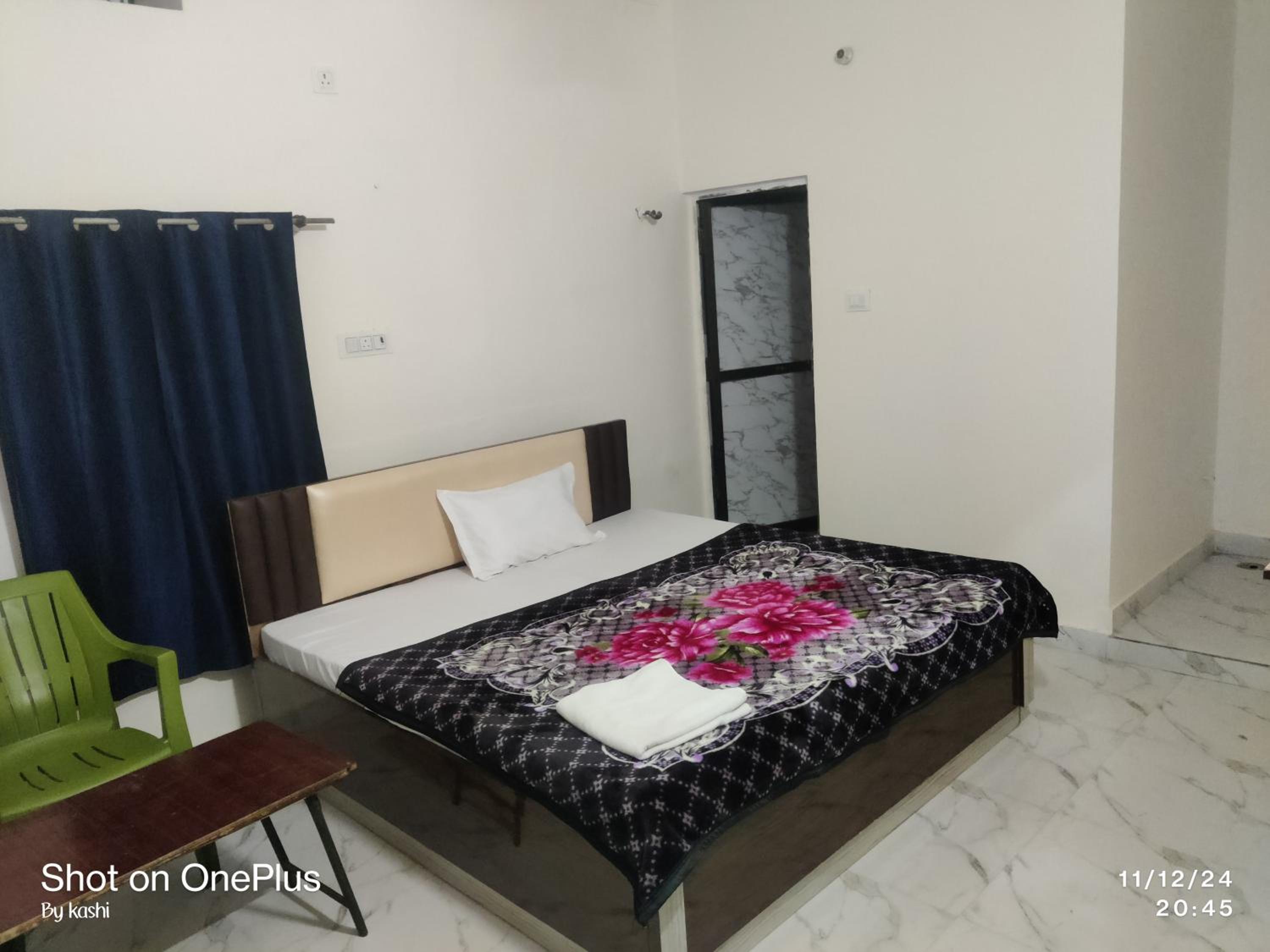 Double Room With Private Bathroom