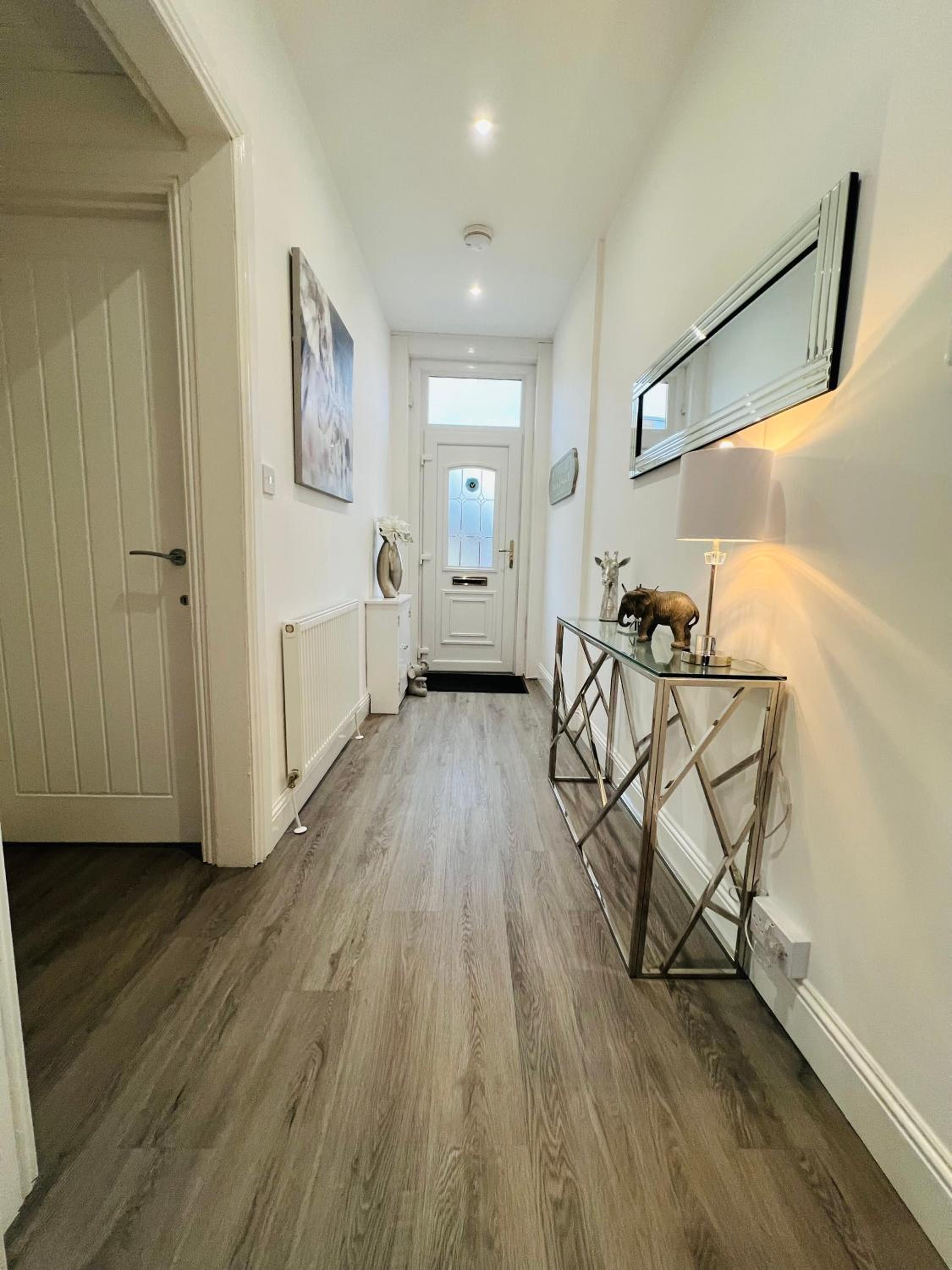 Two-Bedroom Cottage - Photo 3