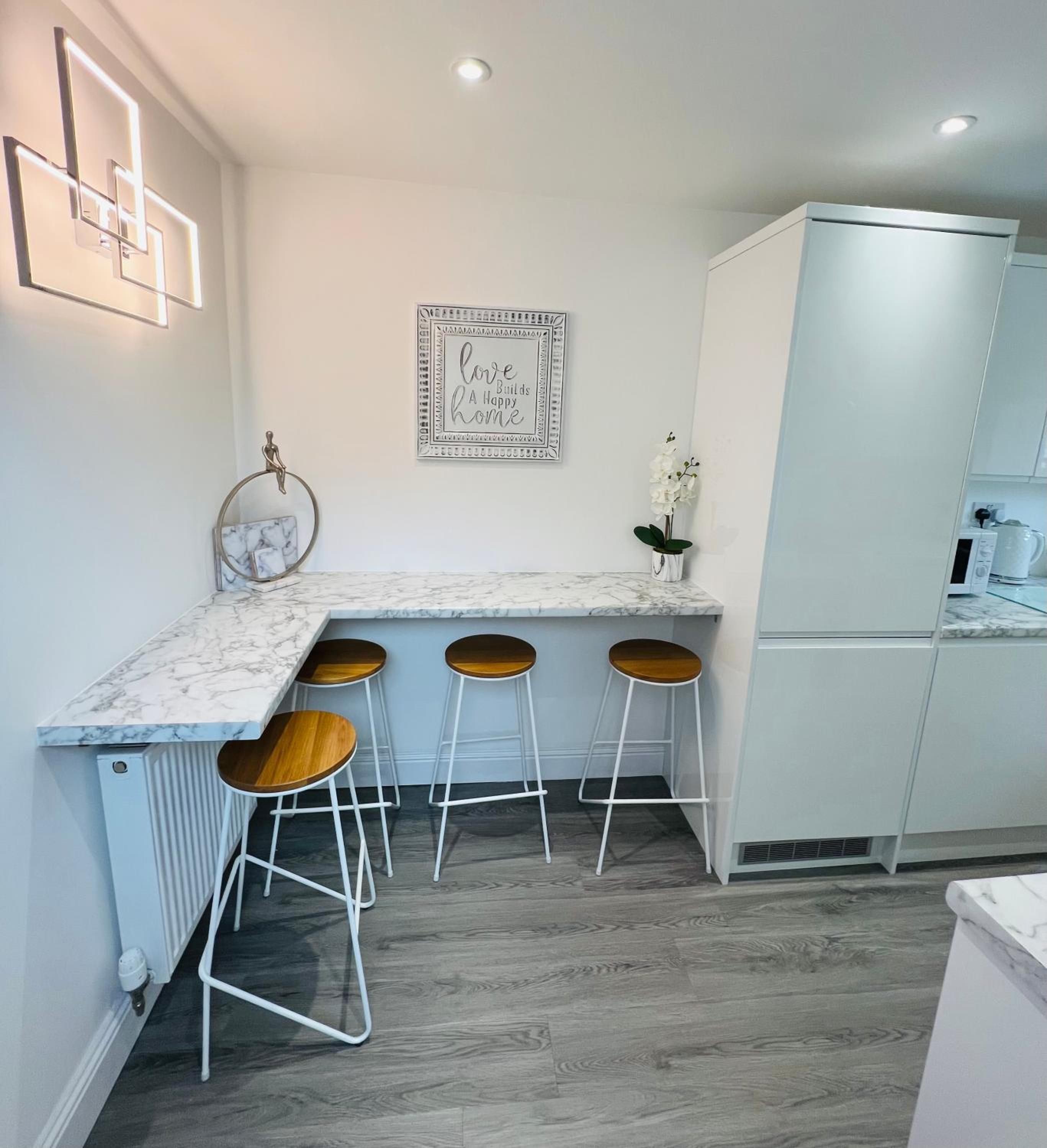 Two-Bedroom Cottage - Photo 4