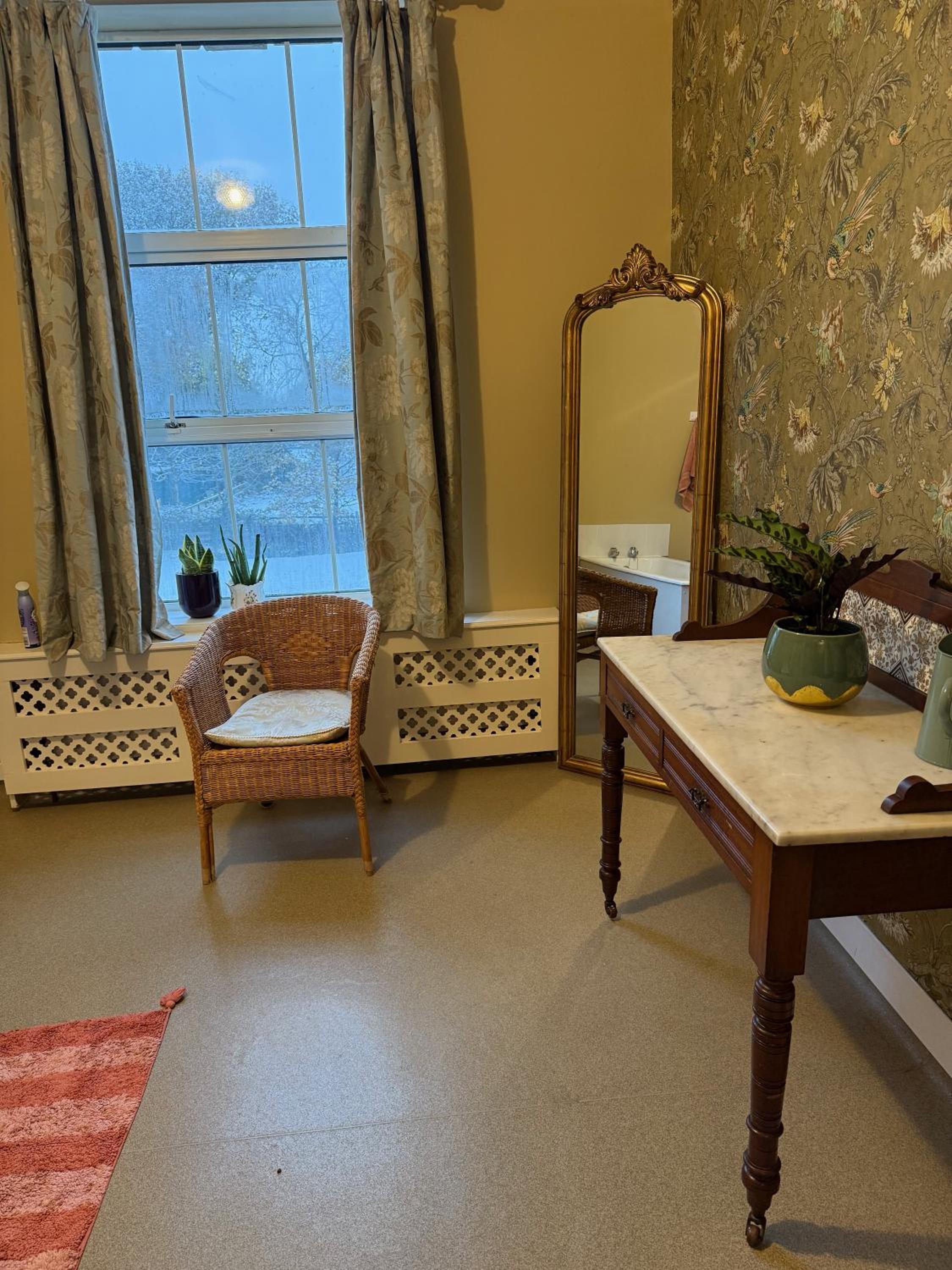 Standard Double Room with Shared Bathroom