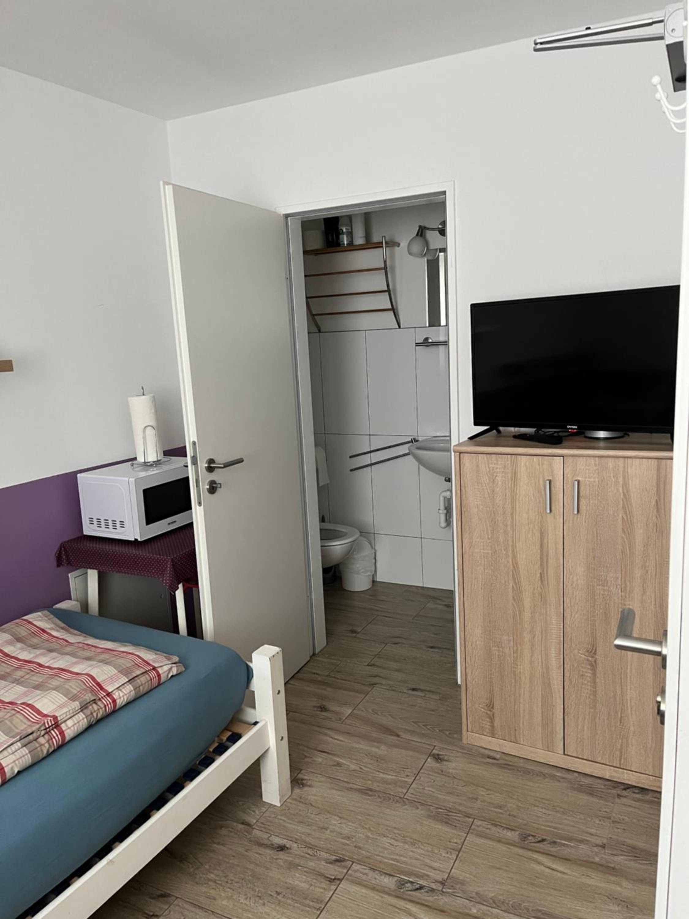 Small Single Room photo 1