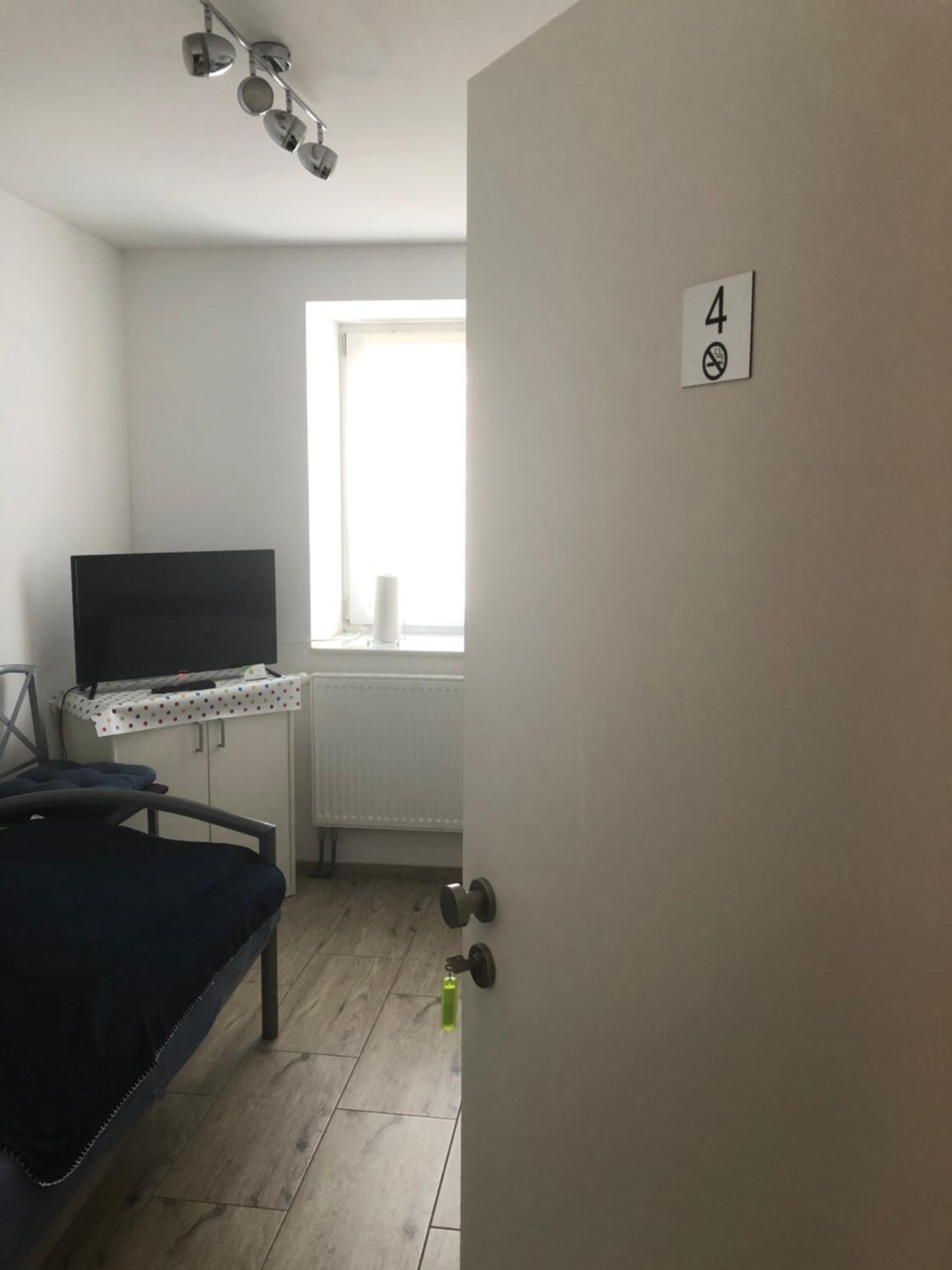 Small Single Room photo 1