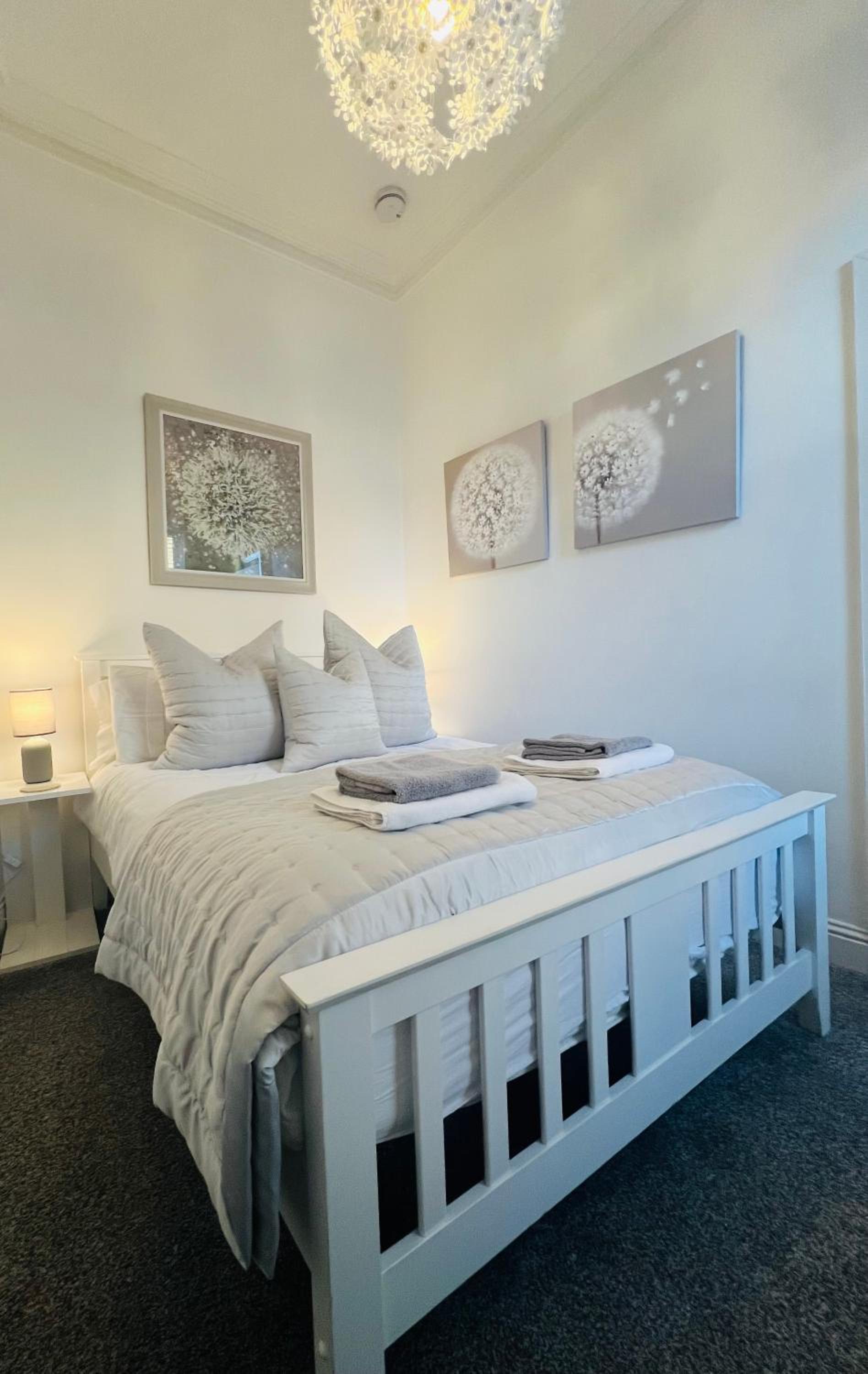 Two-Bedroom Cottage - Photo 1