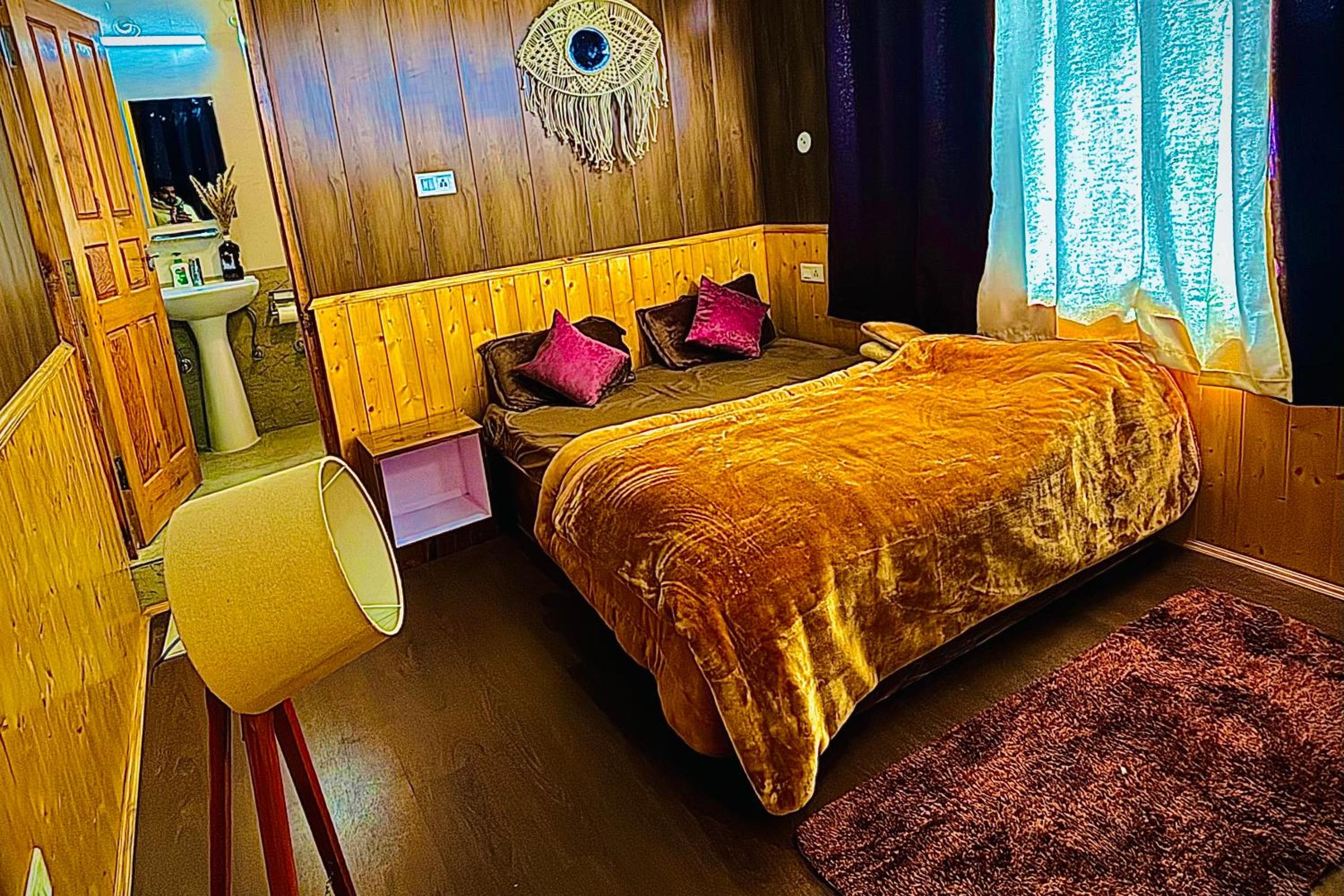 Double Room with Mountain View