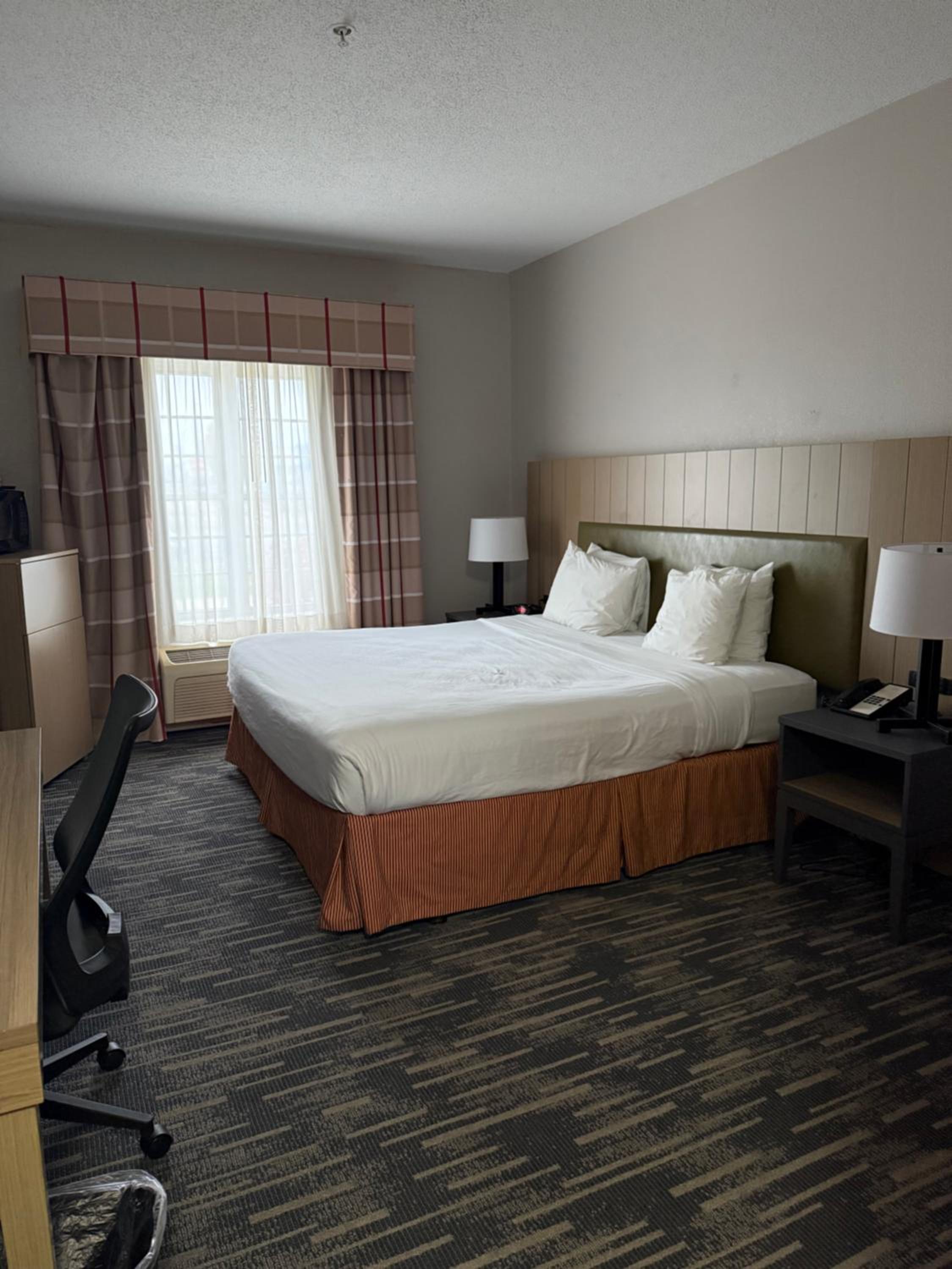 King Room - Non-Smoking - Photo 1