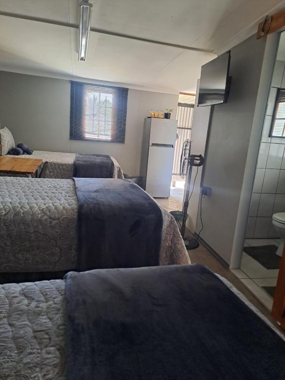Basic Triple Room photo 2