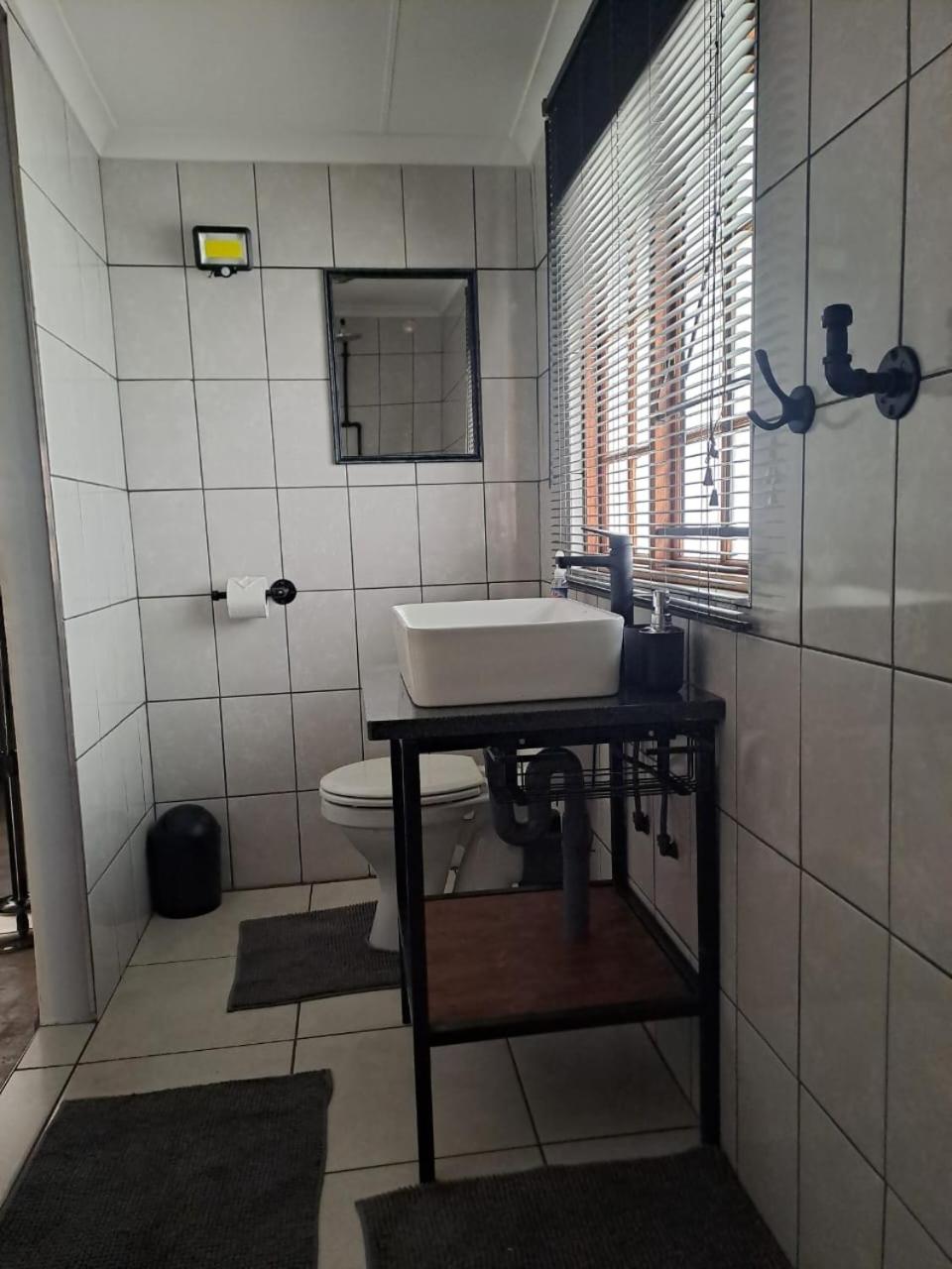 Basic Triple Room photo 3