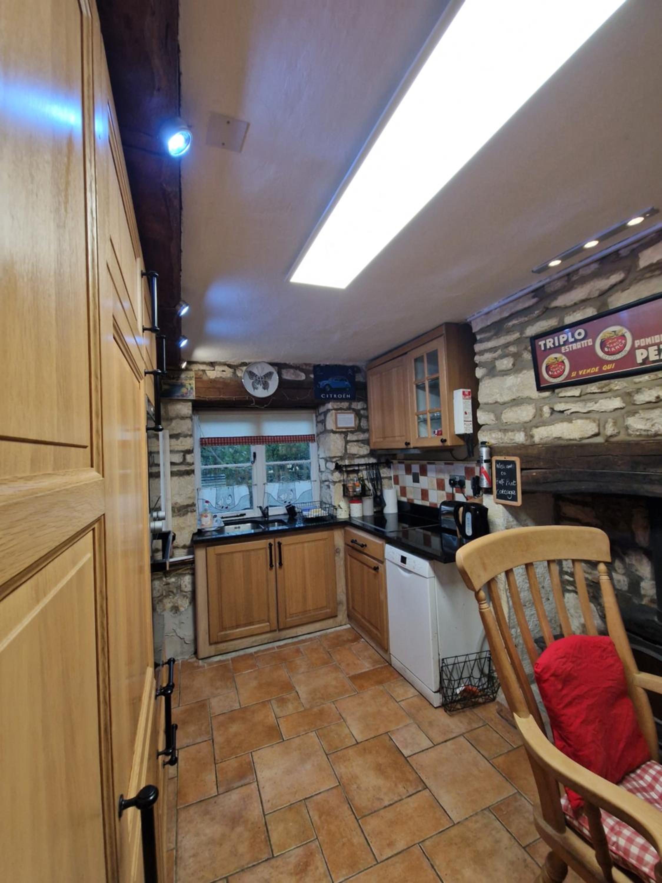 One-Bedroom House - Photo 22