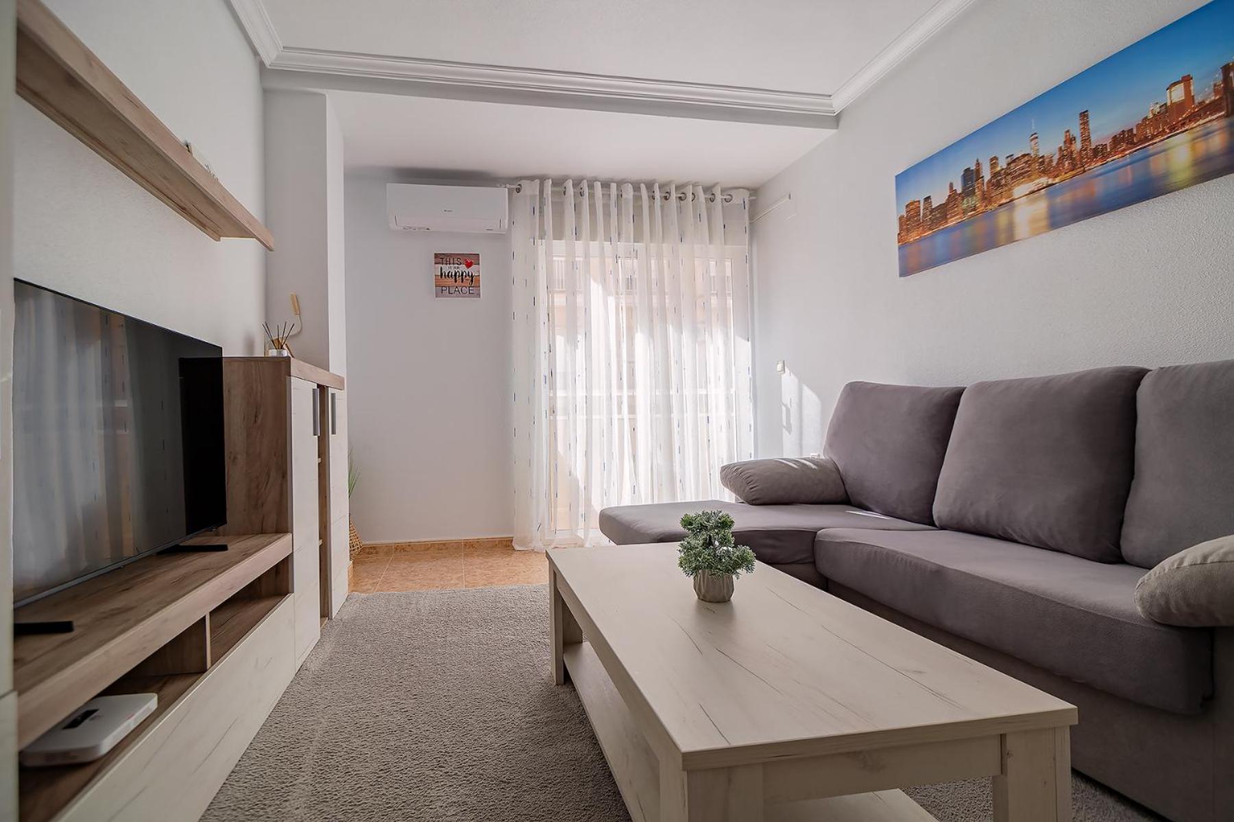 One-Bedroom Apartment photo 2