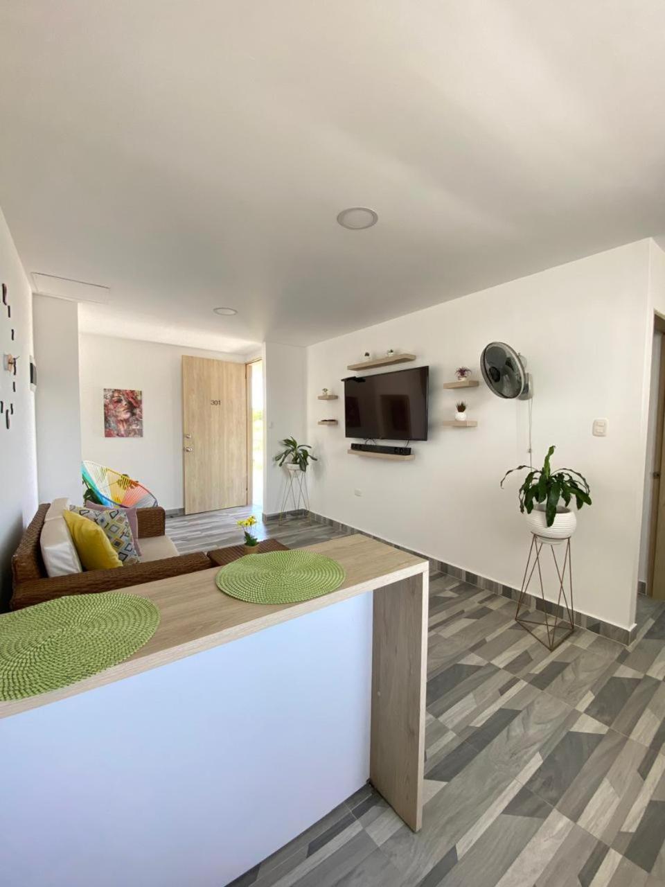 One-Bedroom Apartment photo 1