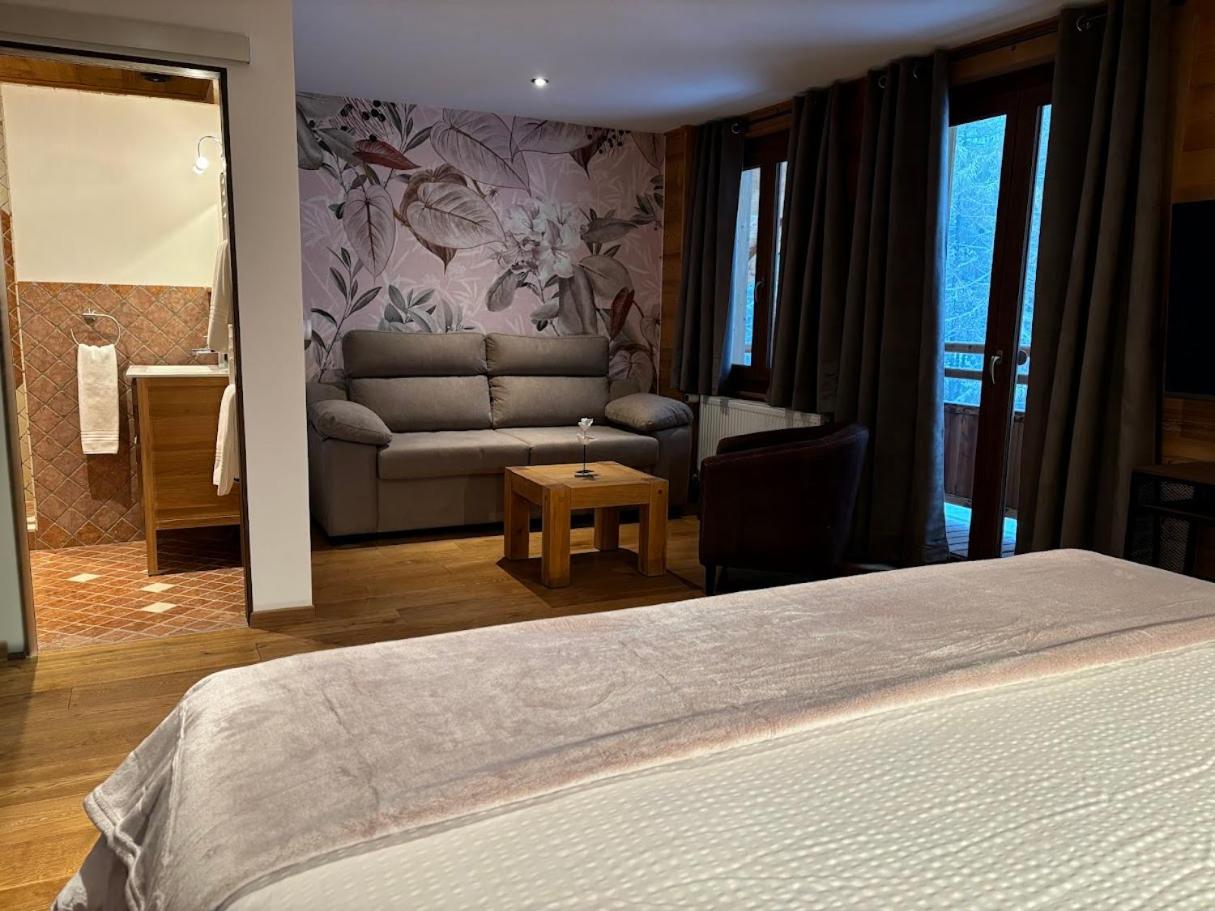 Quadruple Room with Mountain View photo 2