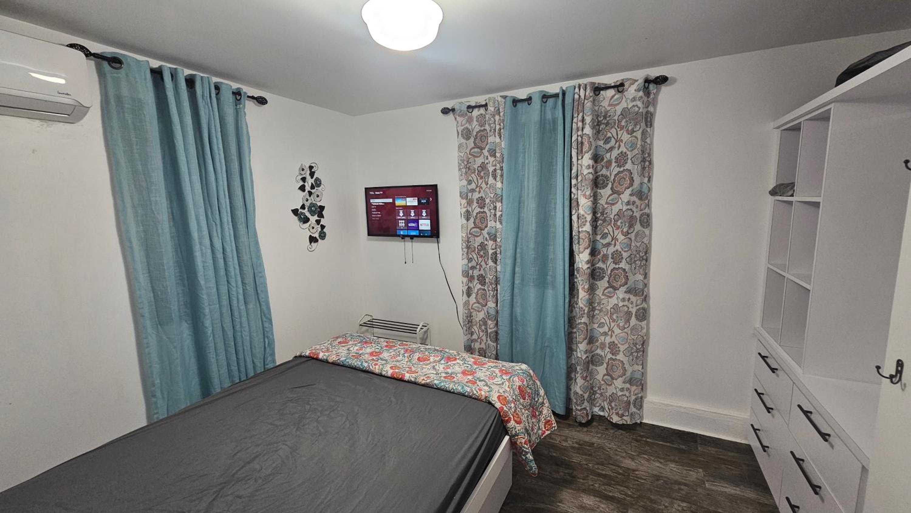 Three-Bedroom House photo 1