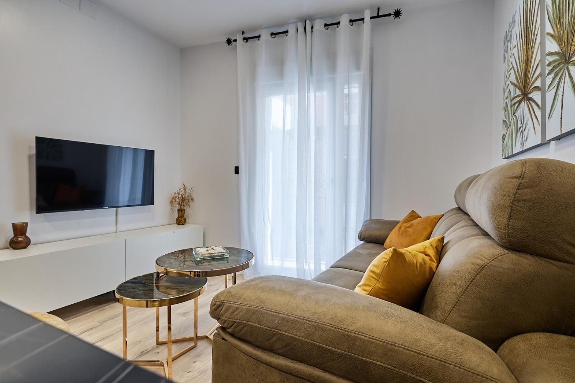 One-Bedroom Apartment with Balcony photo 3