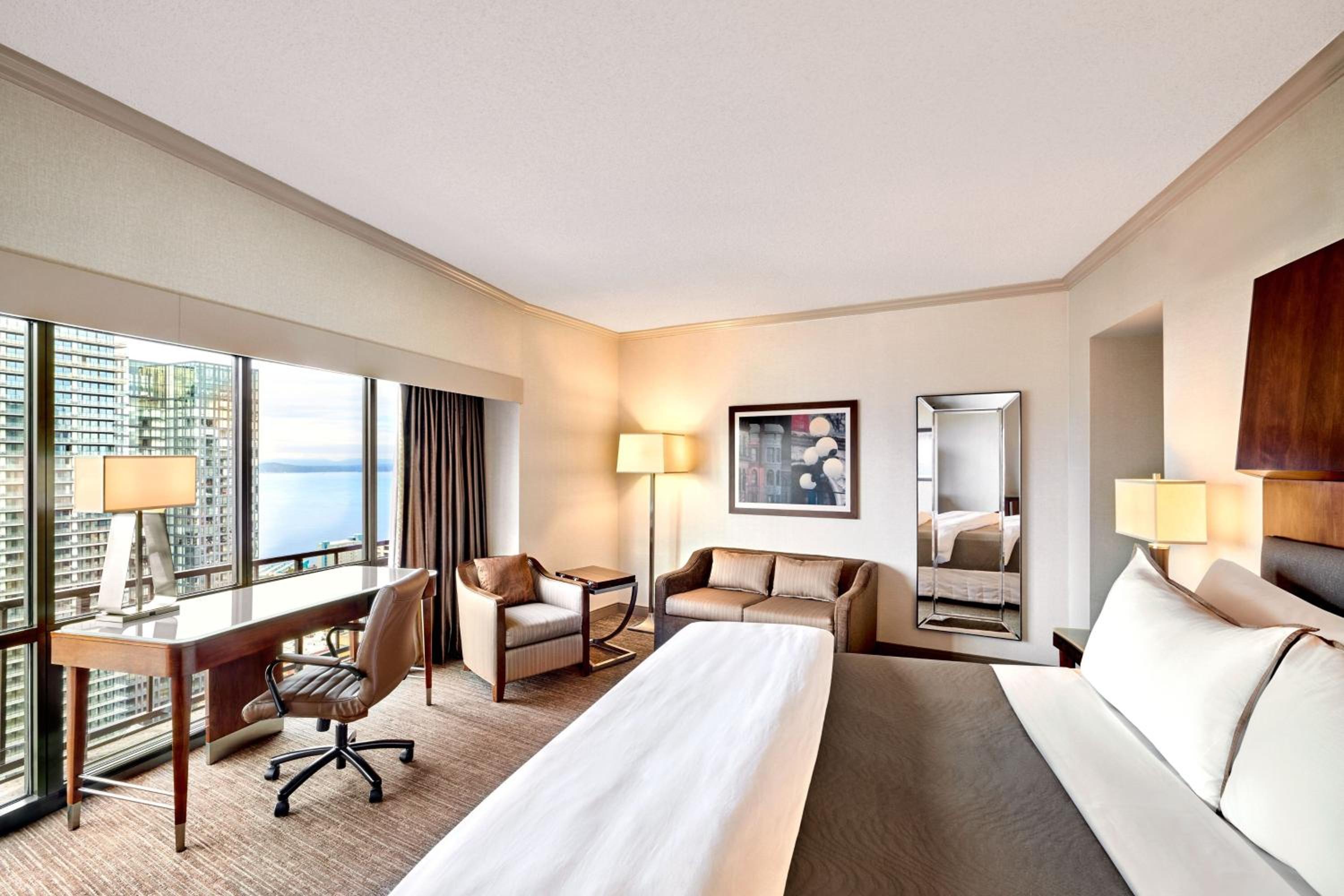 King Room with Sofa Bed and Adapted Tub - Mobility Accessible at The Westin Seattle in Seattle