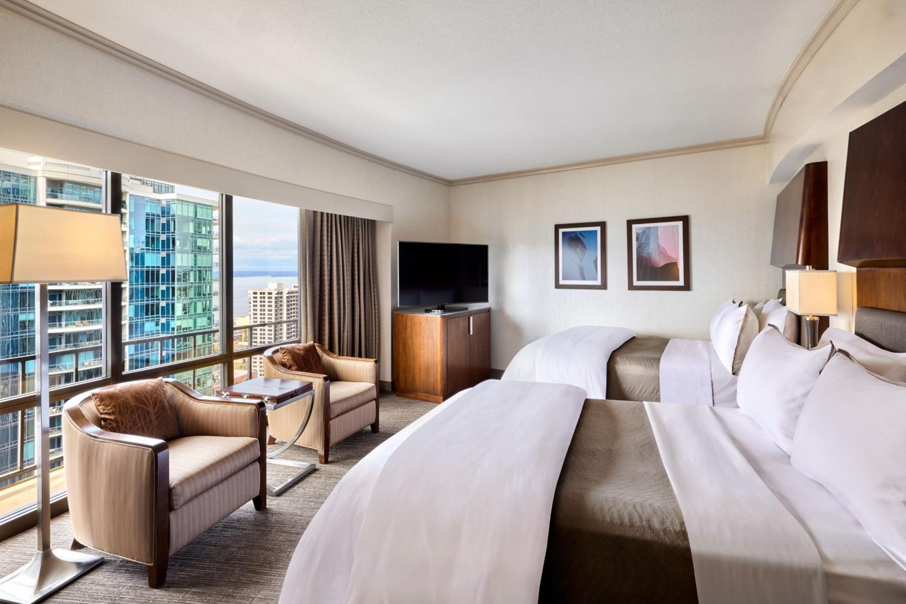 Deluxe City View, Guest room, 2 Double, City view, Mid floor - Photo 5