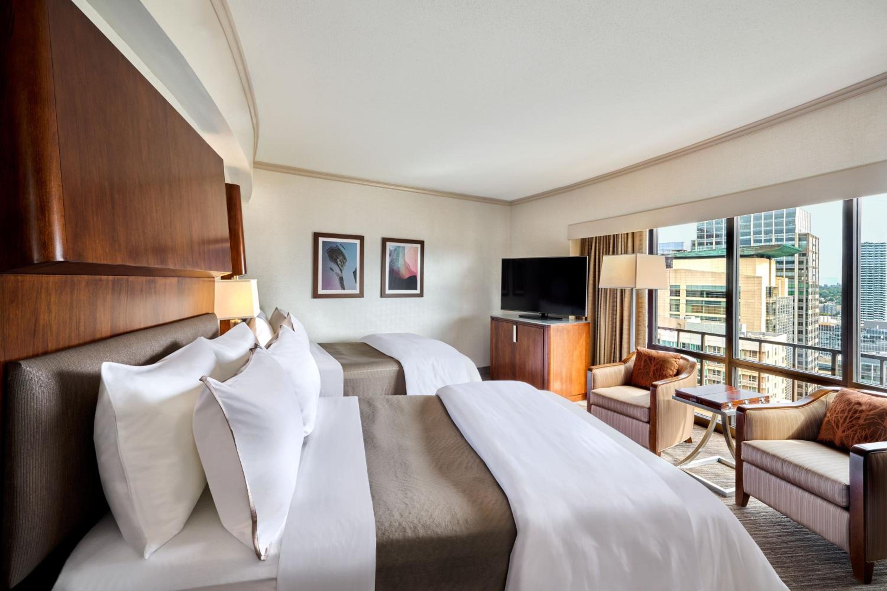 Deluxe City View, Guest room, 2 Double, City view, Mid floor - Photo 3