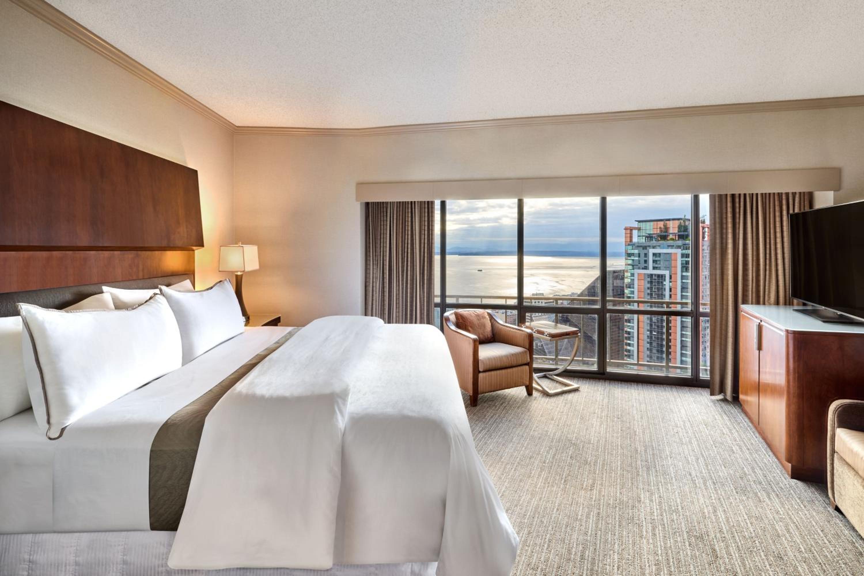 Premium, Guest room, 1 King, Sofa bed, Partial water view - Photo 13