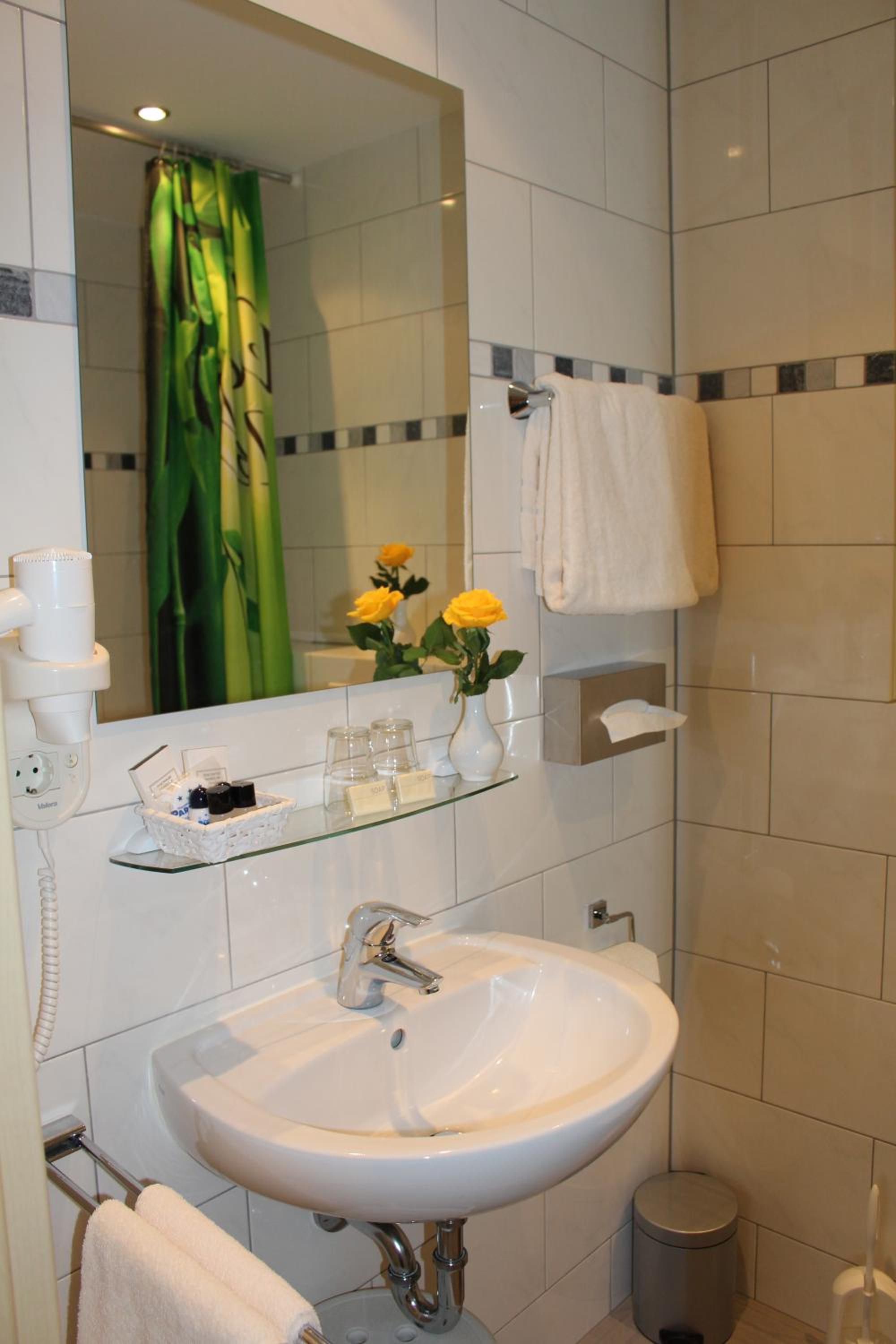 Deluxe Double Room with Balcony - Photo 2