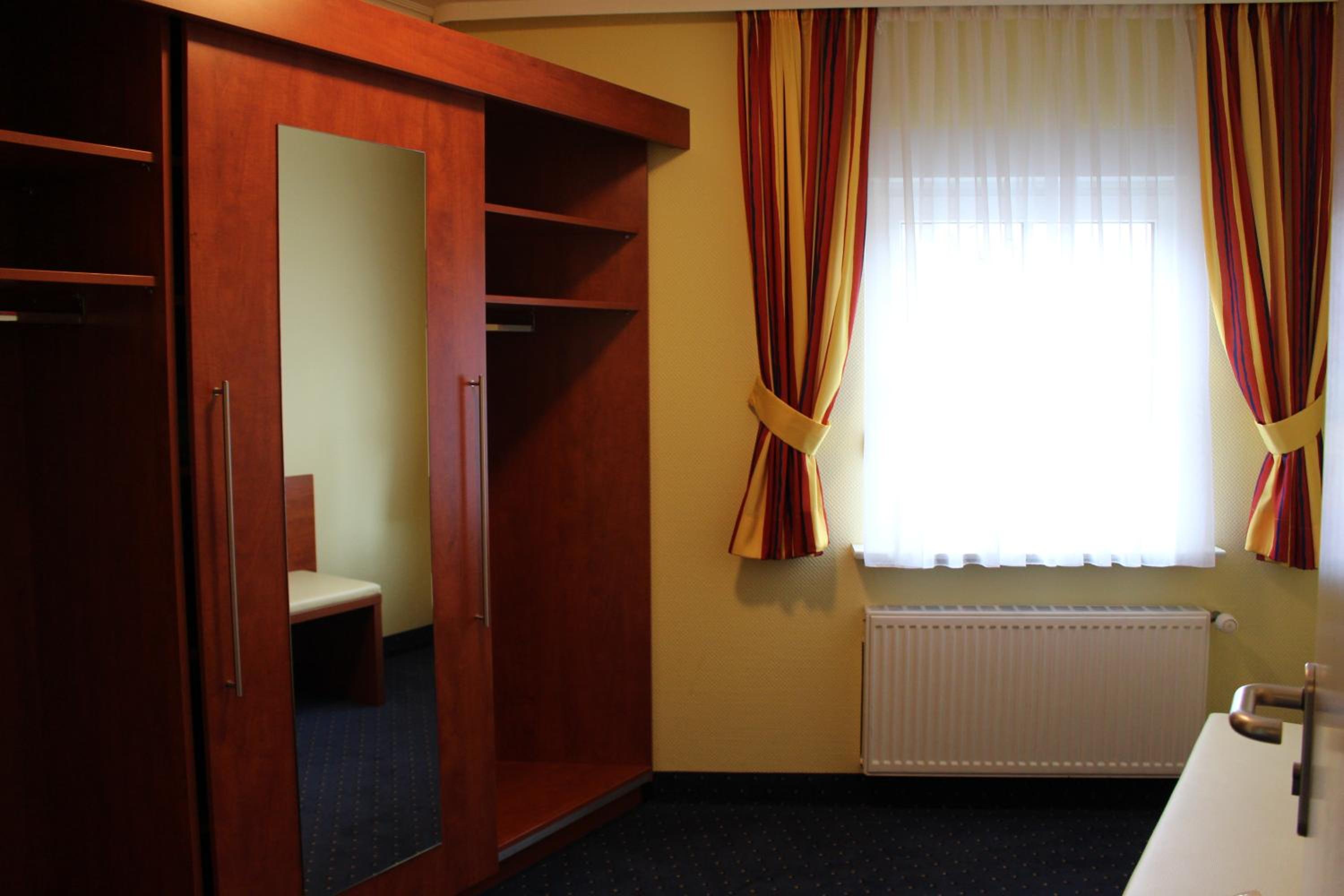 Suite - Photo 7