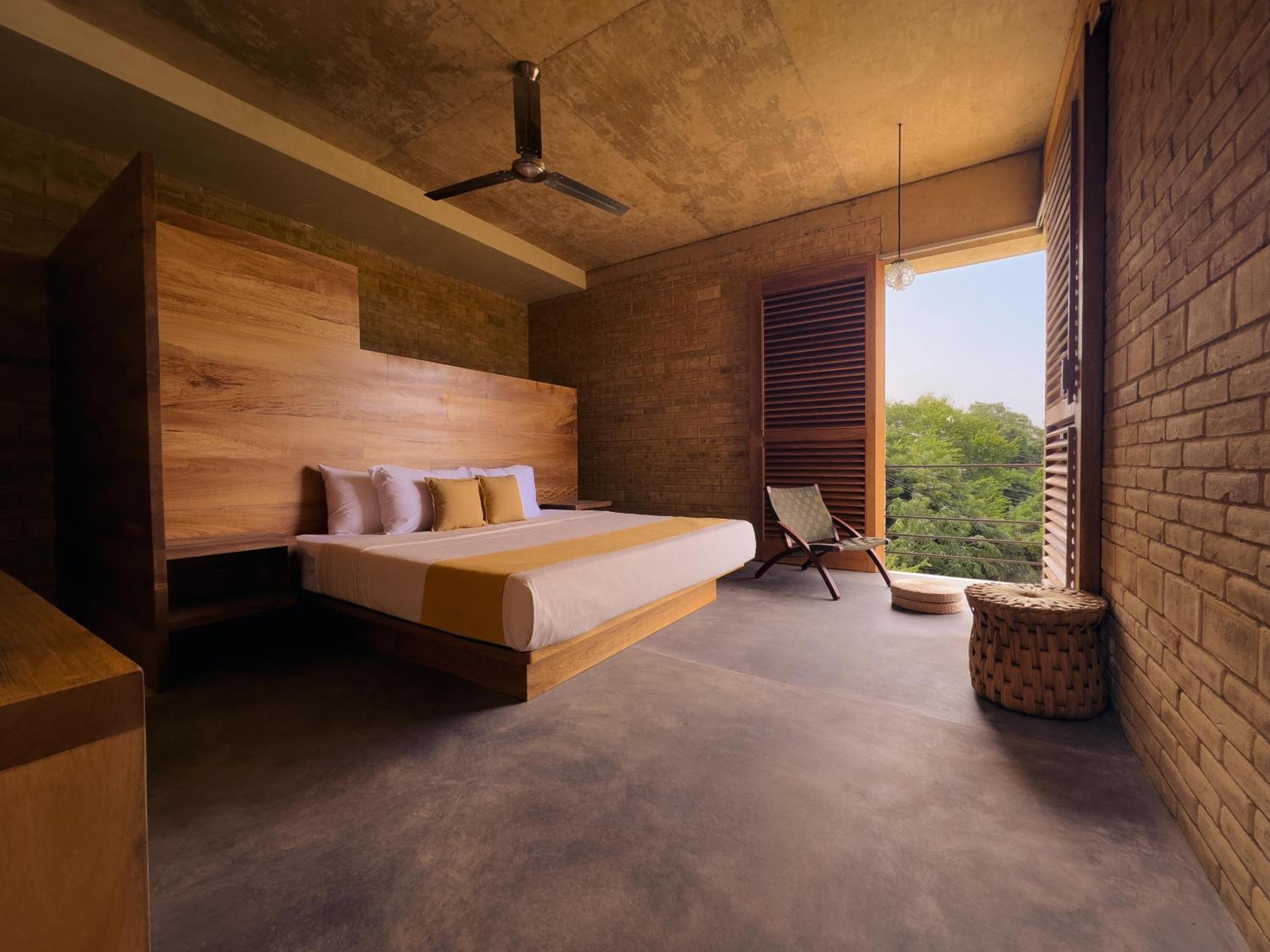 Deluxe Double Room with Balcony and Sea View