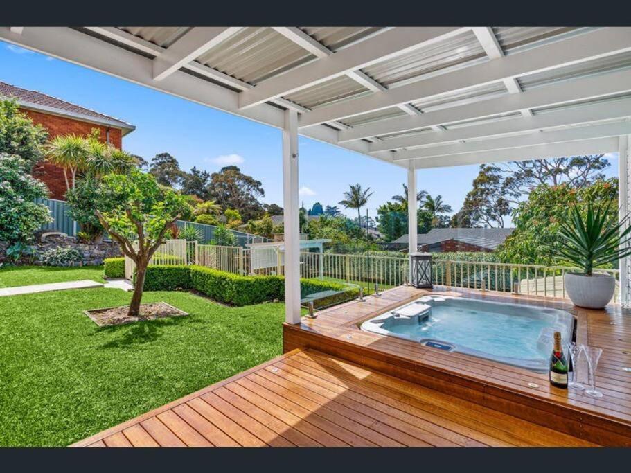 Seven-Bedroom House photo 3