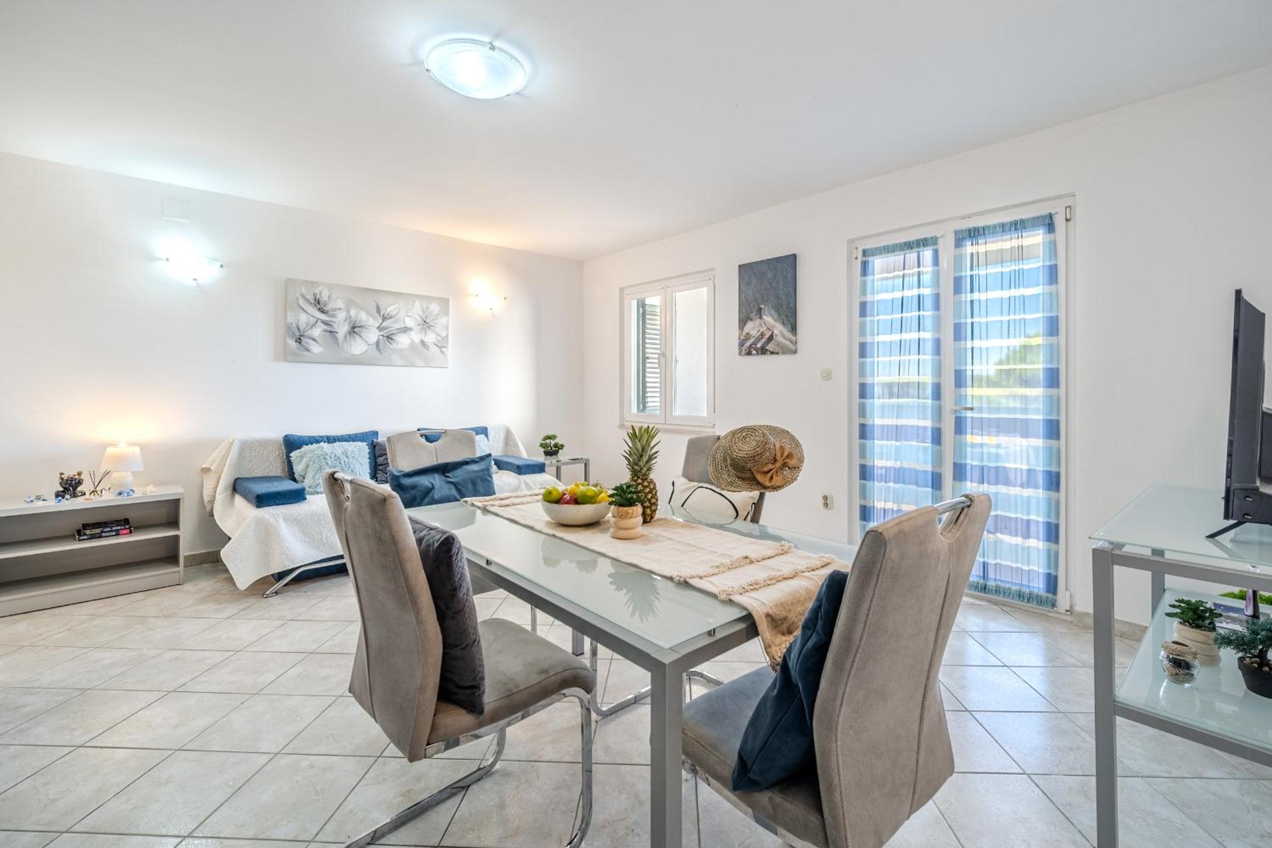Two-Bedroom Apartment with Sea View photo 1