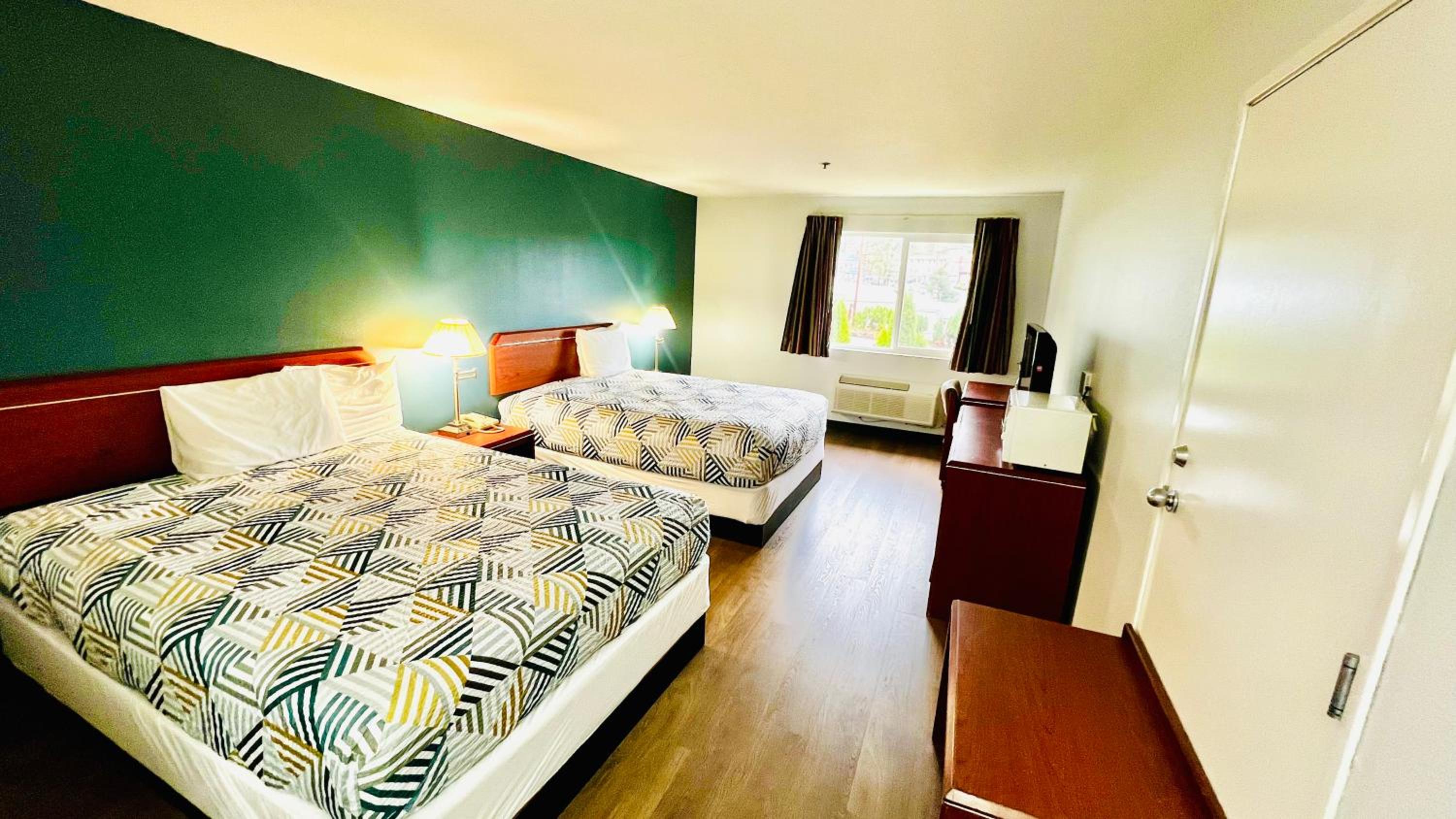 Queen Room with Two Queen Beds - Disability Access - Non-Smoking