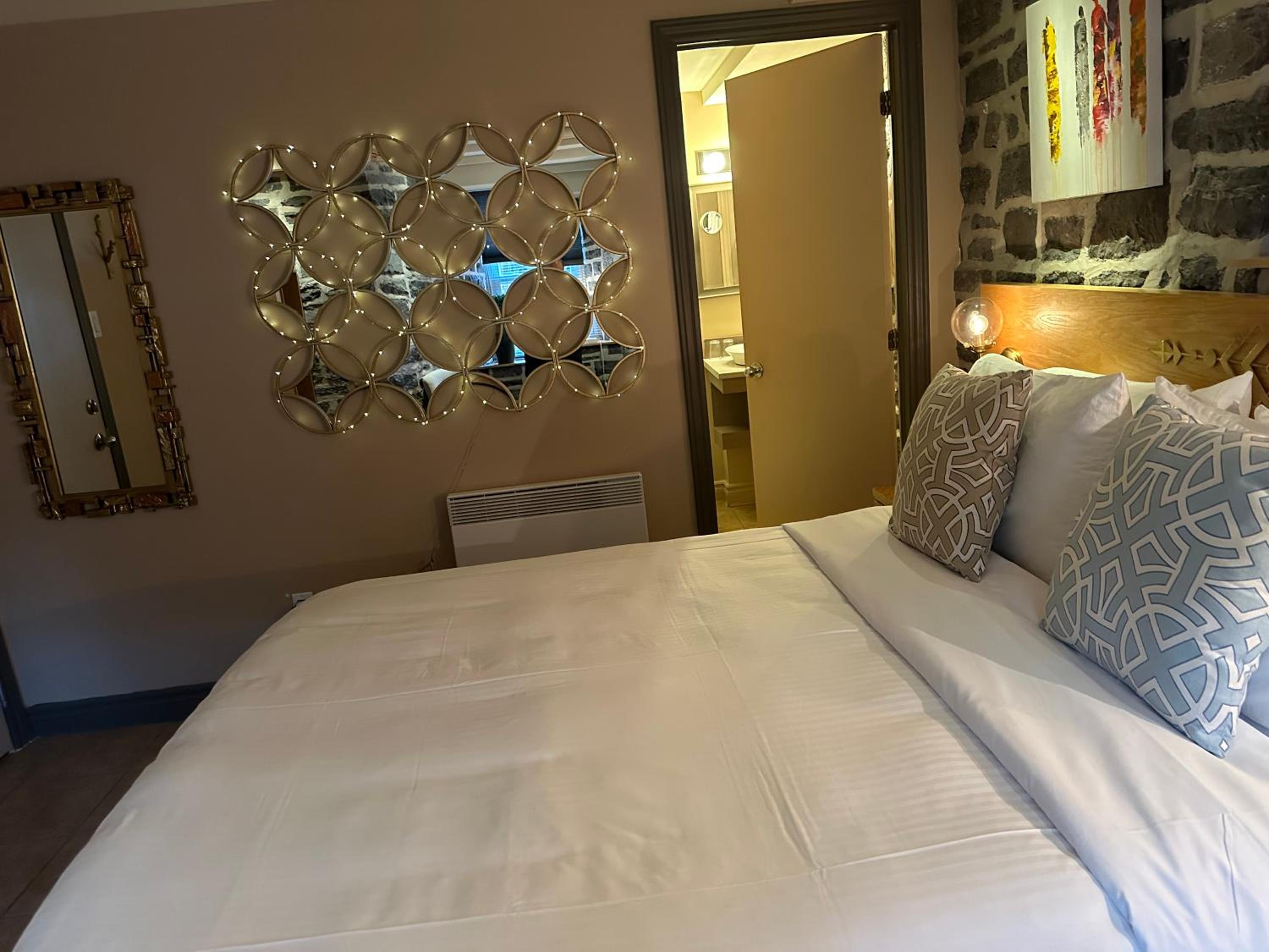 Superior Room with Stone Wall  - Photo 1