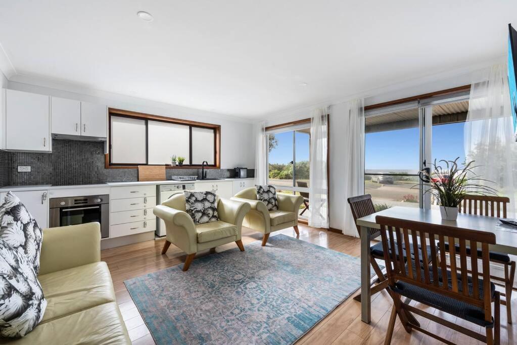 Two-Bedroom Apartment - Oceanfront  photo 3