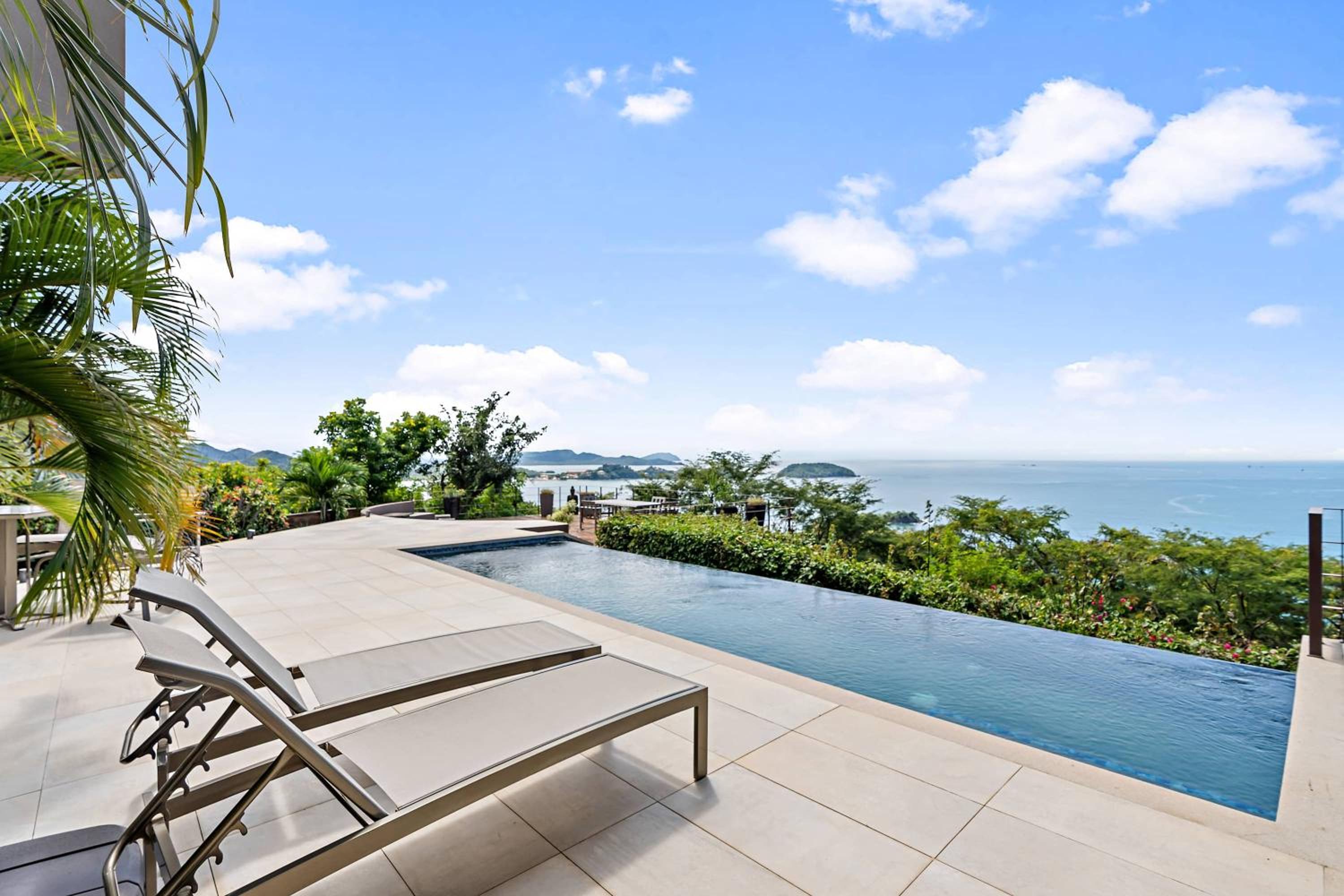 Villa photo 1