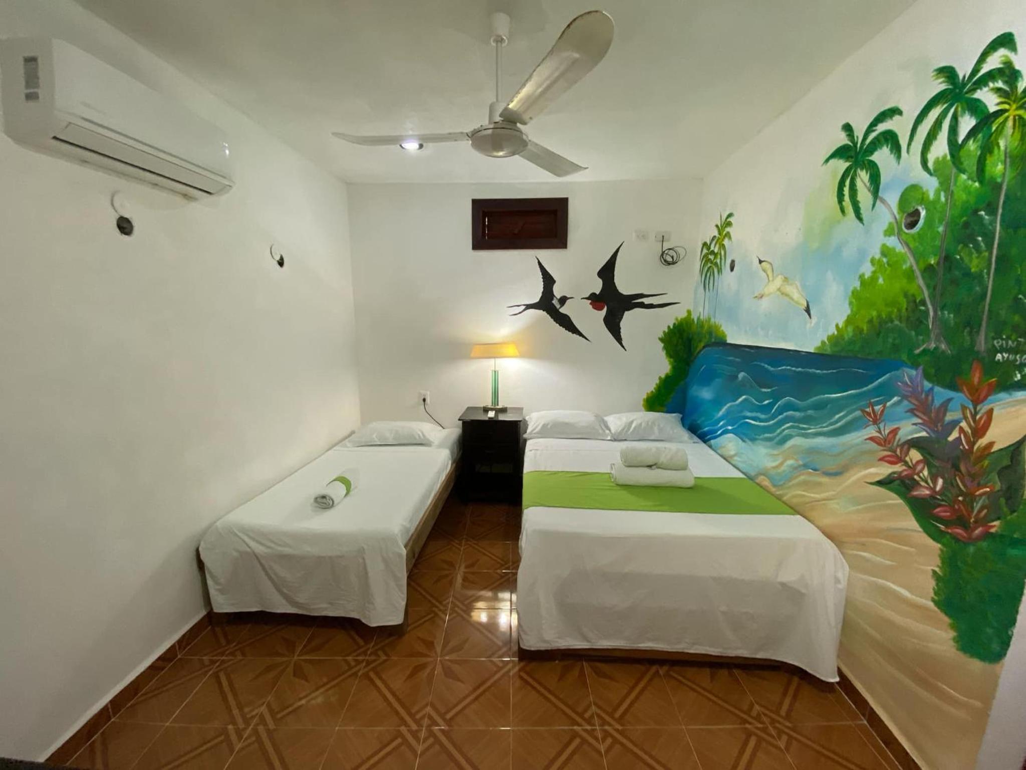 Family Room with Private Bathroom photo 3
