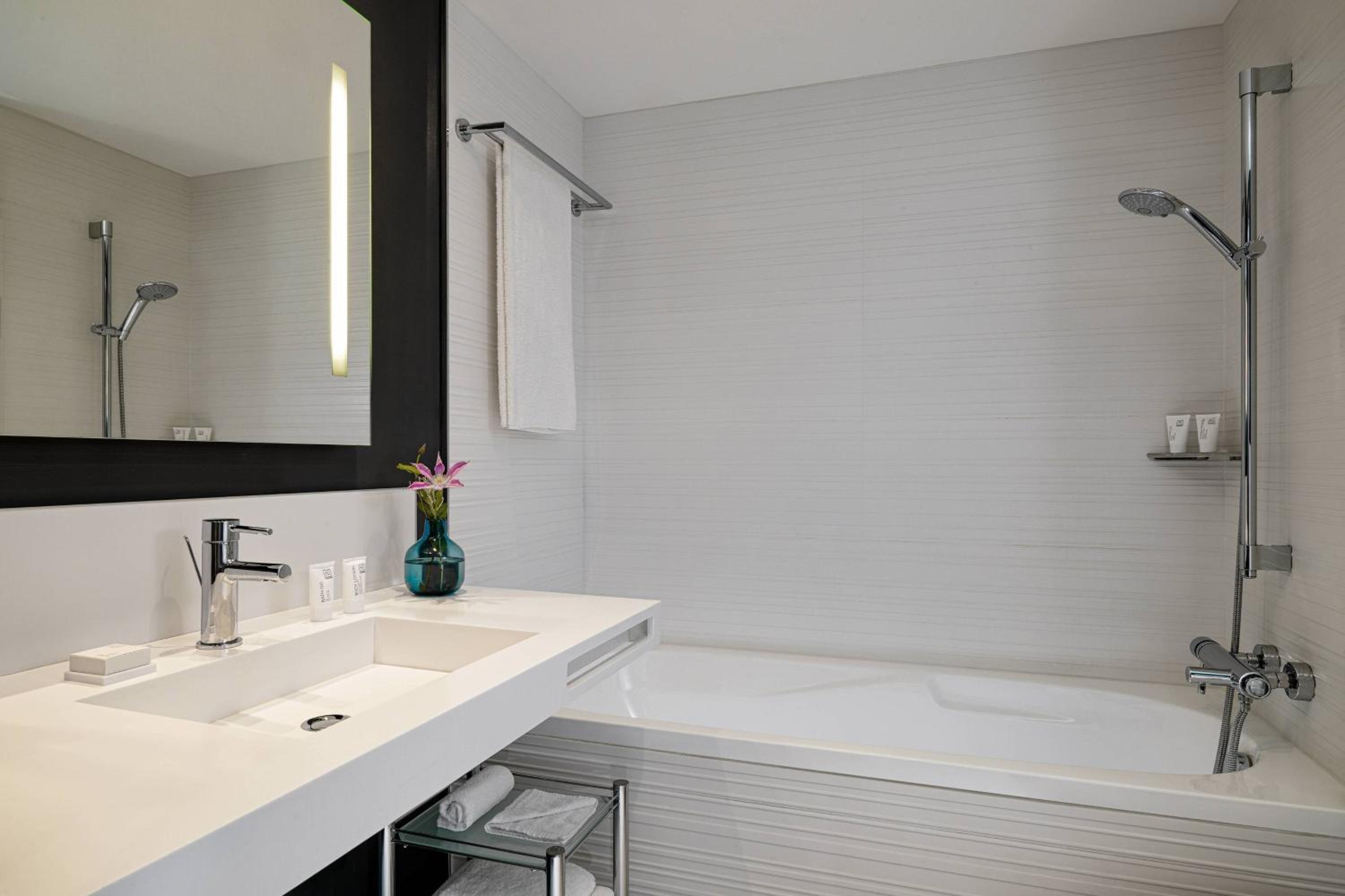 Junior Suite with Sea View - Photo 15