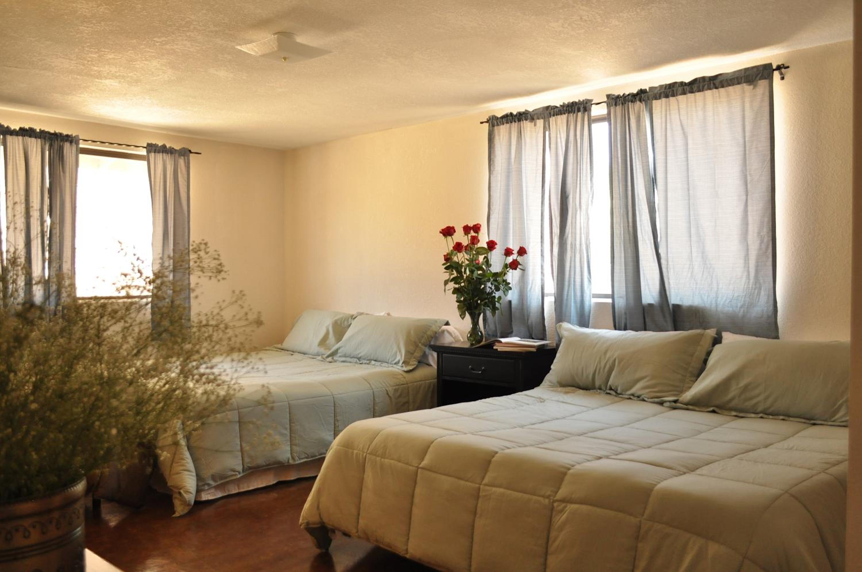 Family Room with Mountain View photo 2