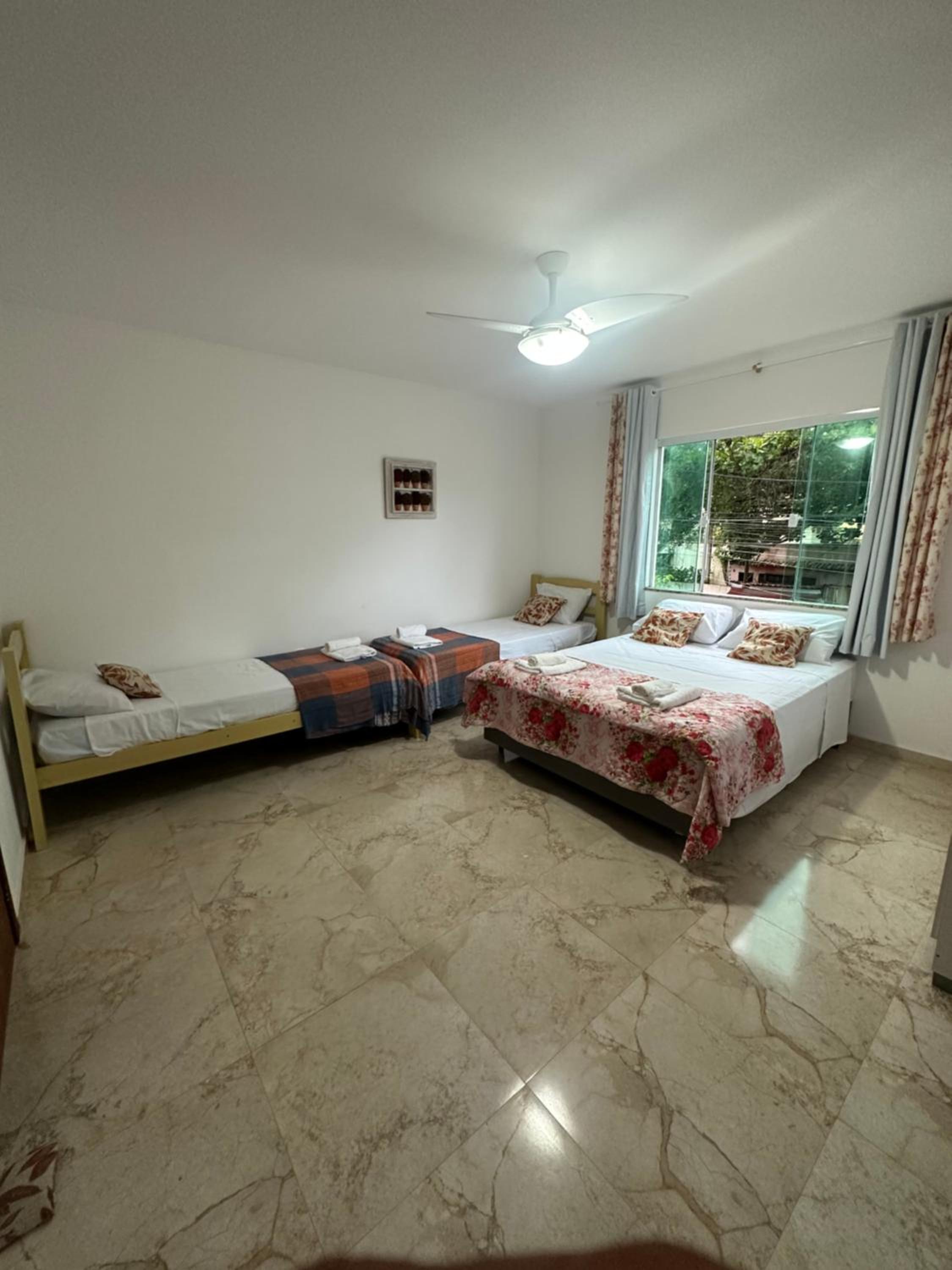 Quadruple Room with Private Bathroom photo 2