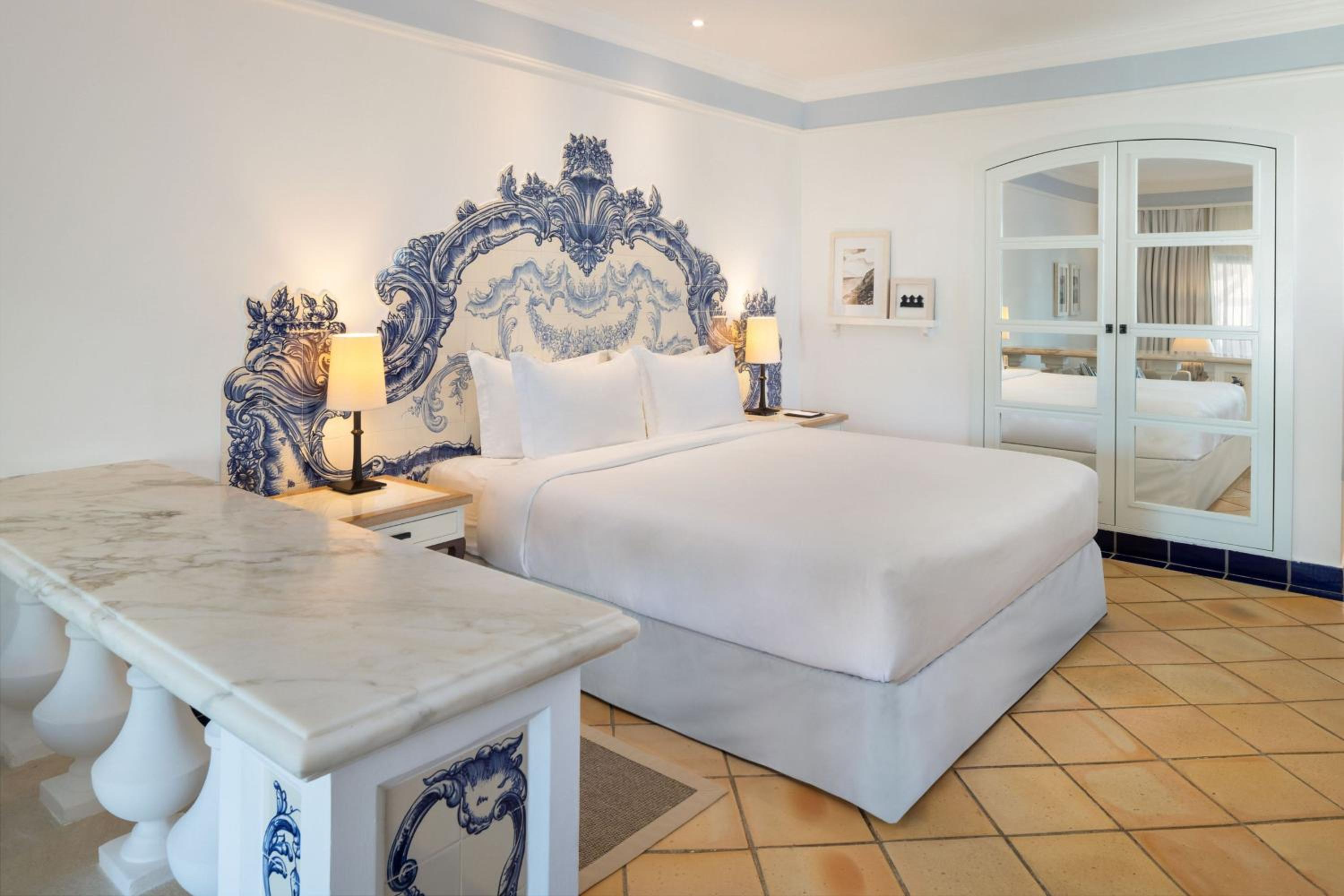 Grand Deluxe Queen Room with Ocean View - Photo 4