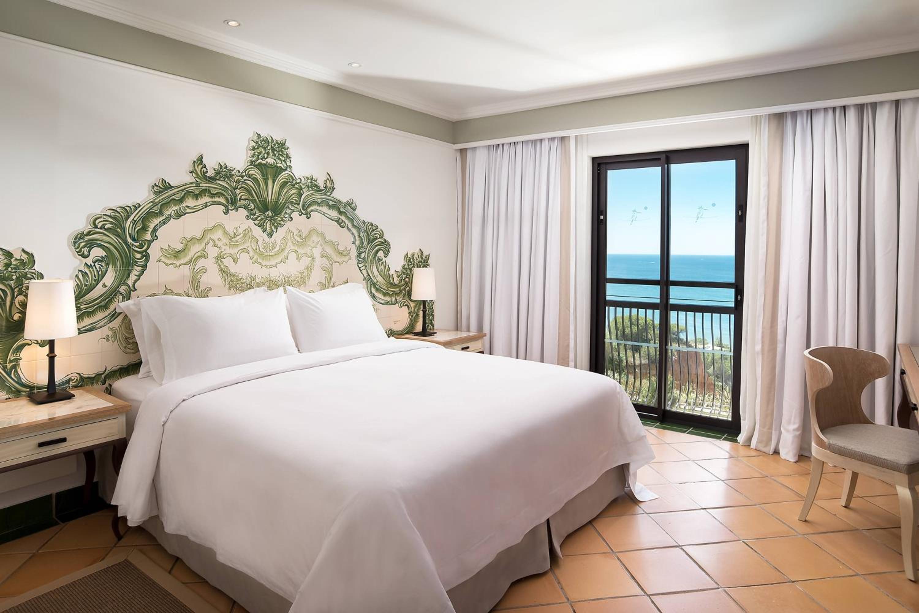 Duplex Queen Suite with Balcony and Ocean View - Photo 3