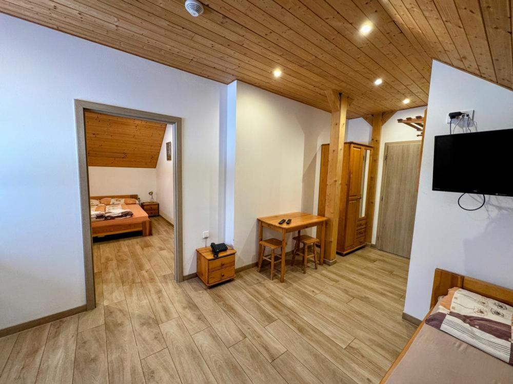 Standard Triple Room photo 2