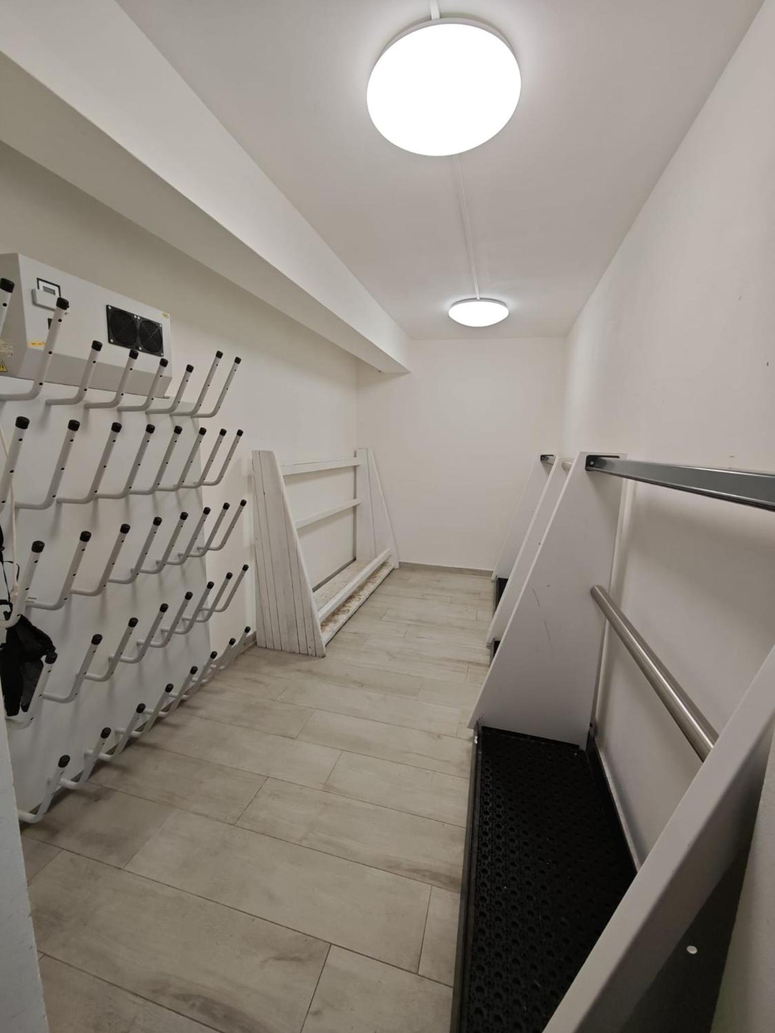 Double Room with Shared Bathroom photo 3