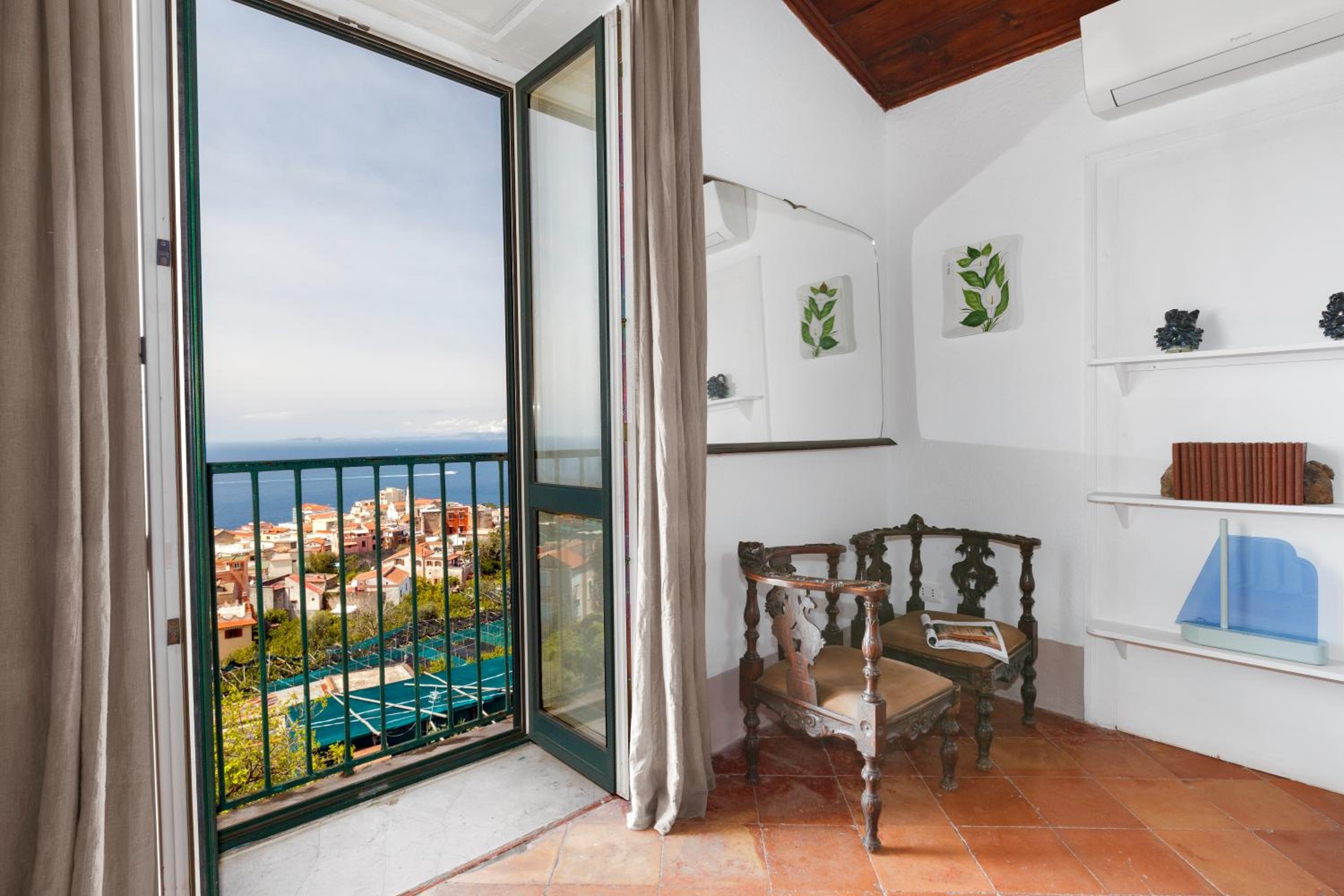 Villa photo 2