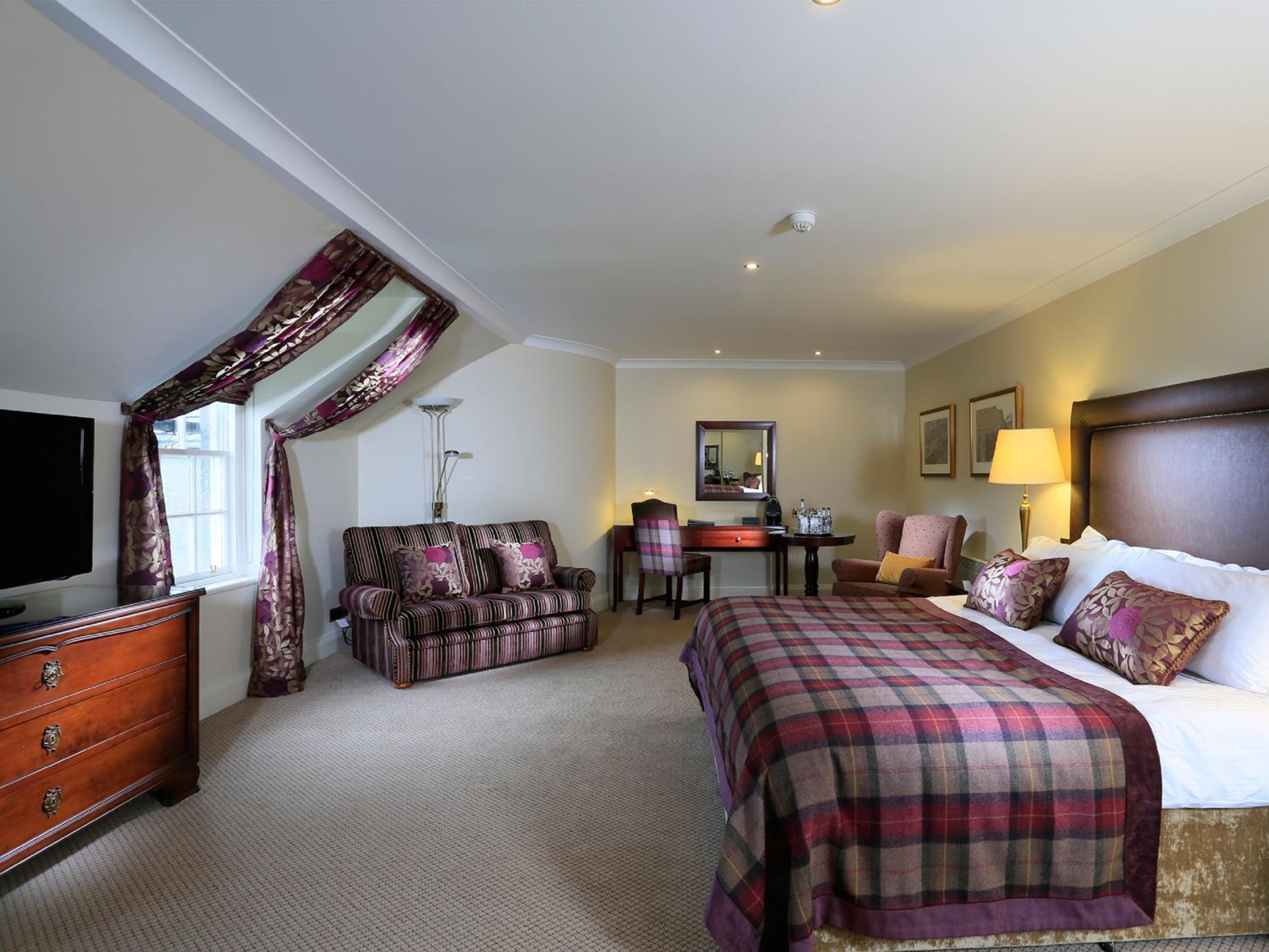Feature King Room